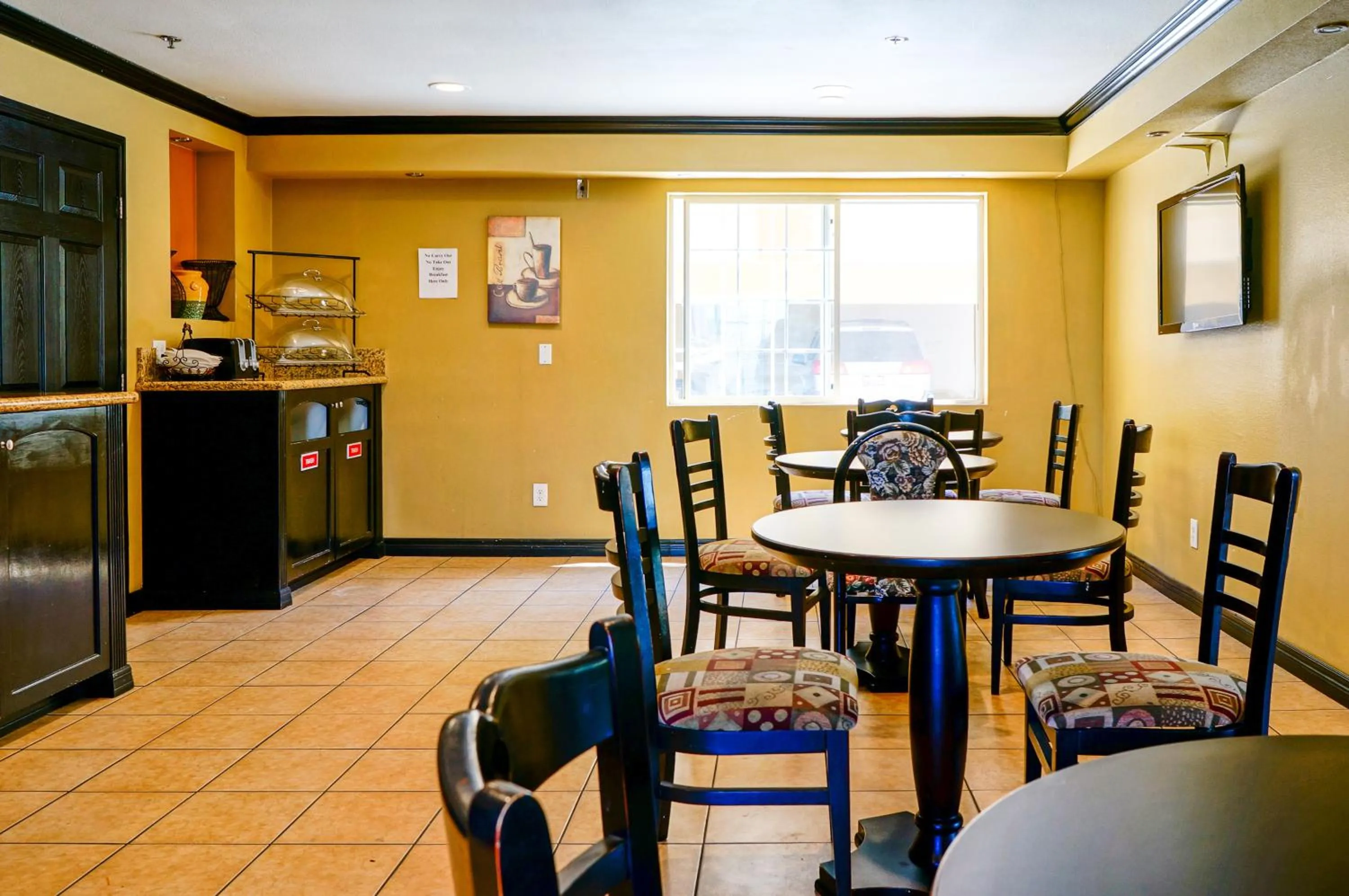 Continental breakfast in Ramada by Wyndham Ontario Airport & Convention Center
