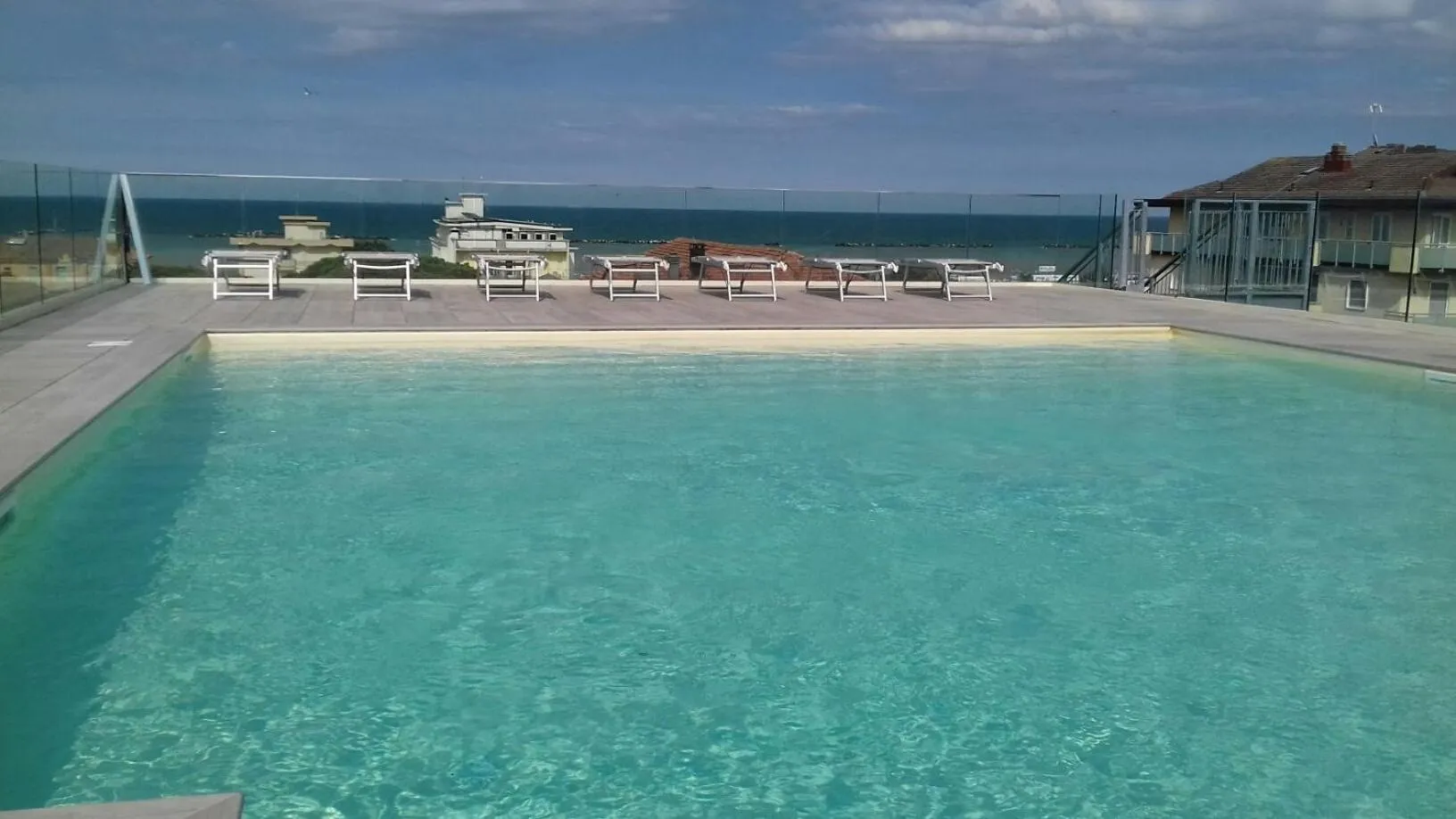 Swimming pool in Residence Aries