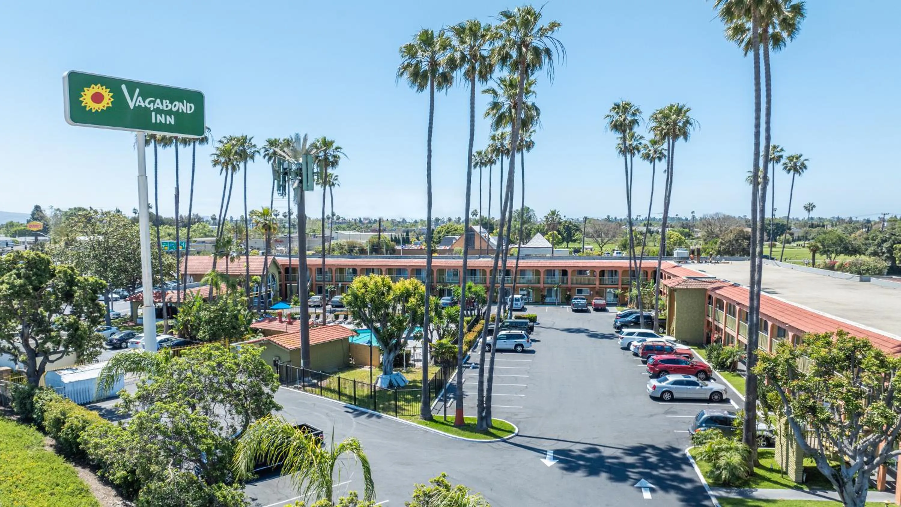 Parking in Vagabond Inn Costa Mesa
