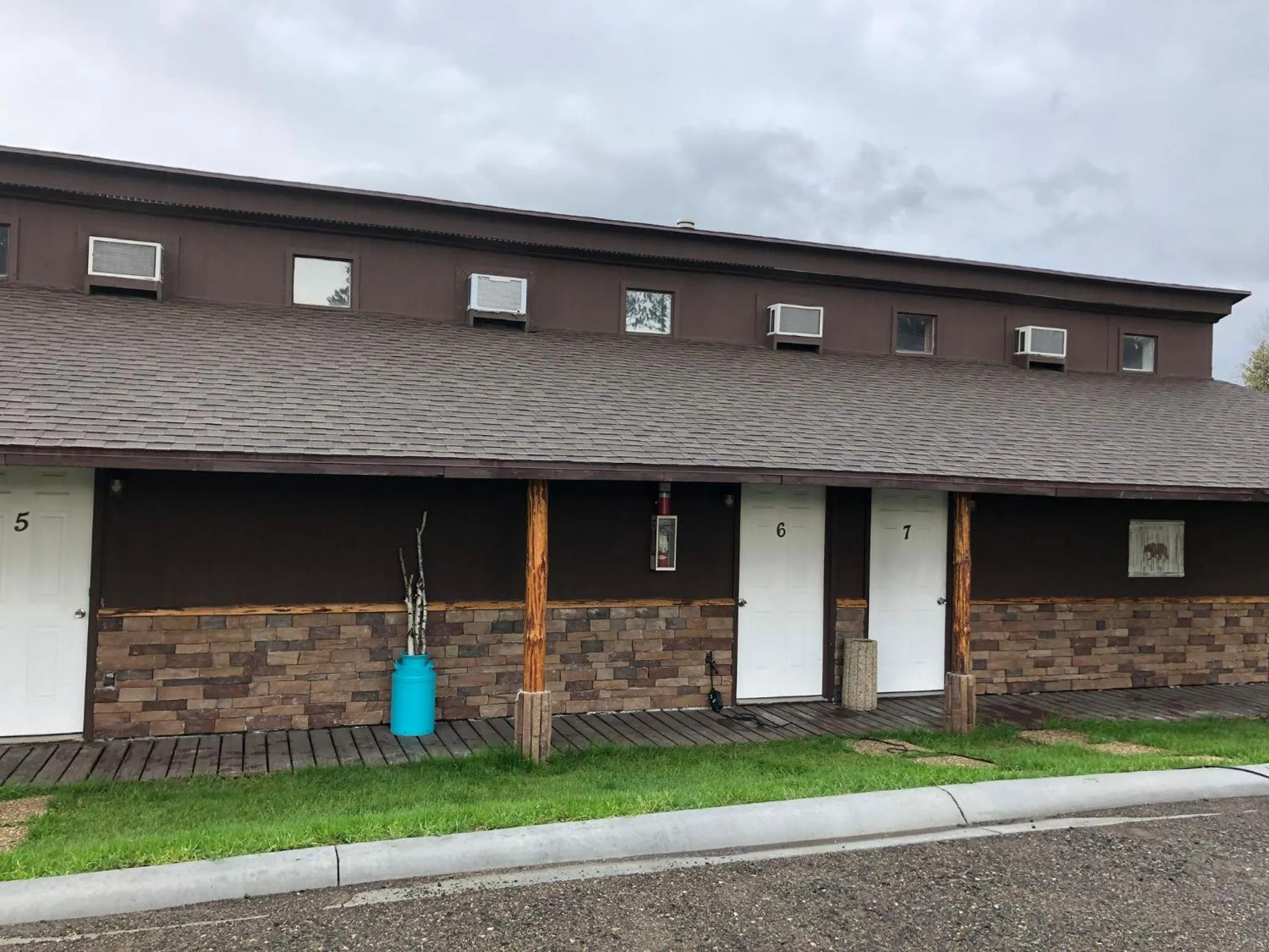 Property building in Blue Moon Resort & Motel