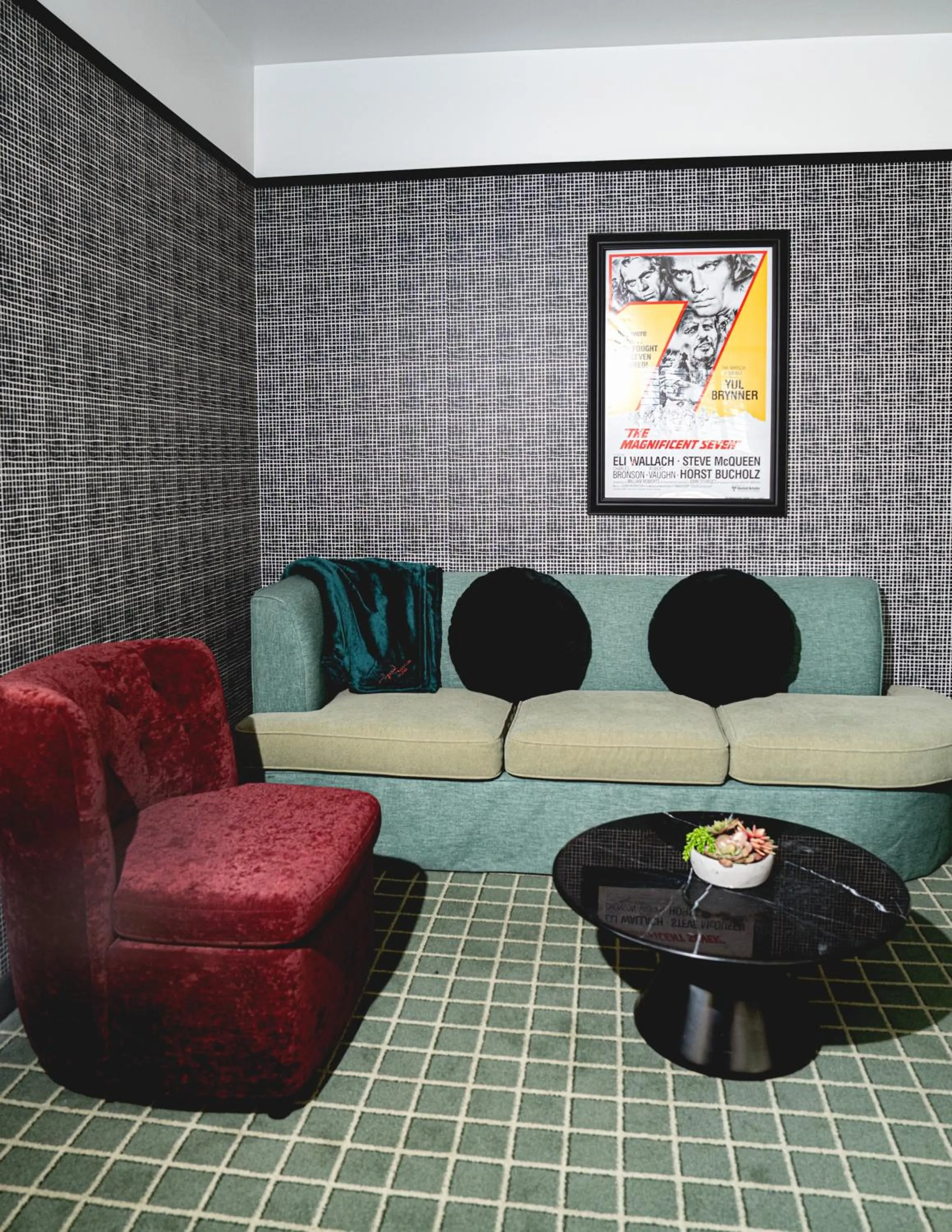 Living room in The Hollywood Franklin Hotel near Universal Studios