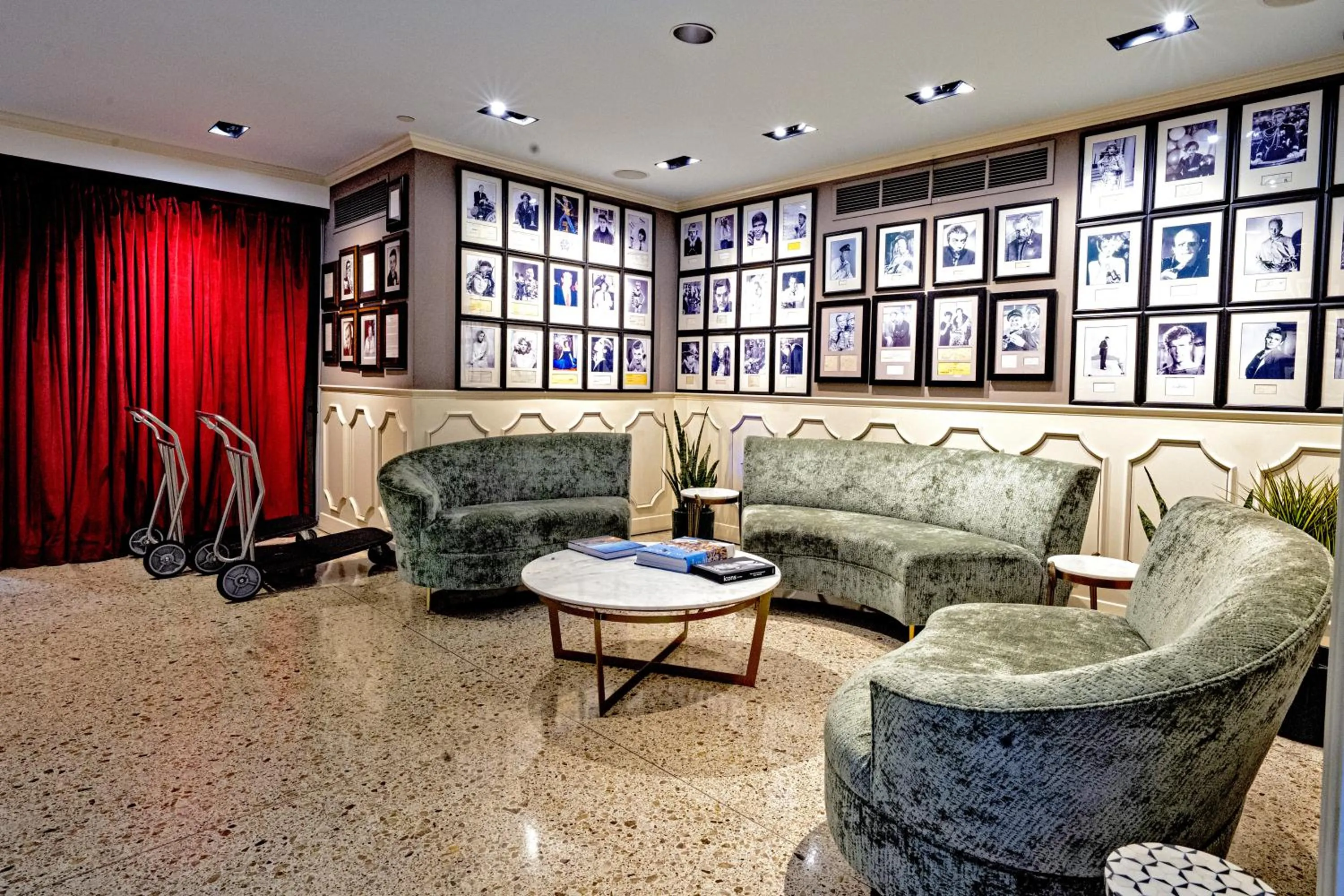 Lobby or reception in The Hollywood Franklin Hotel near Universal Studios