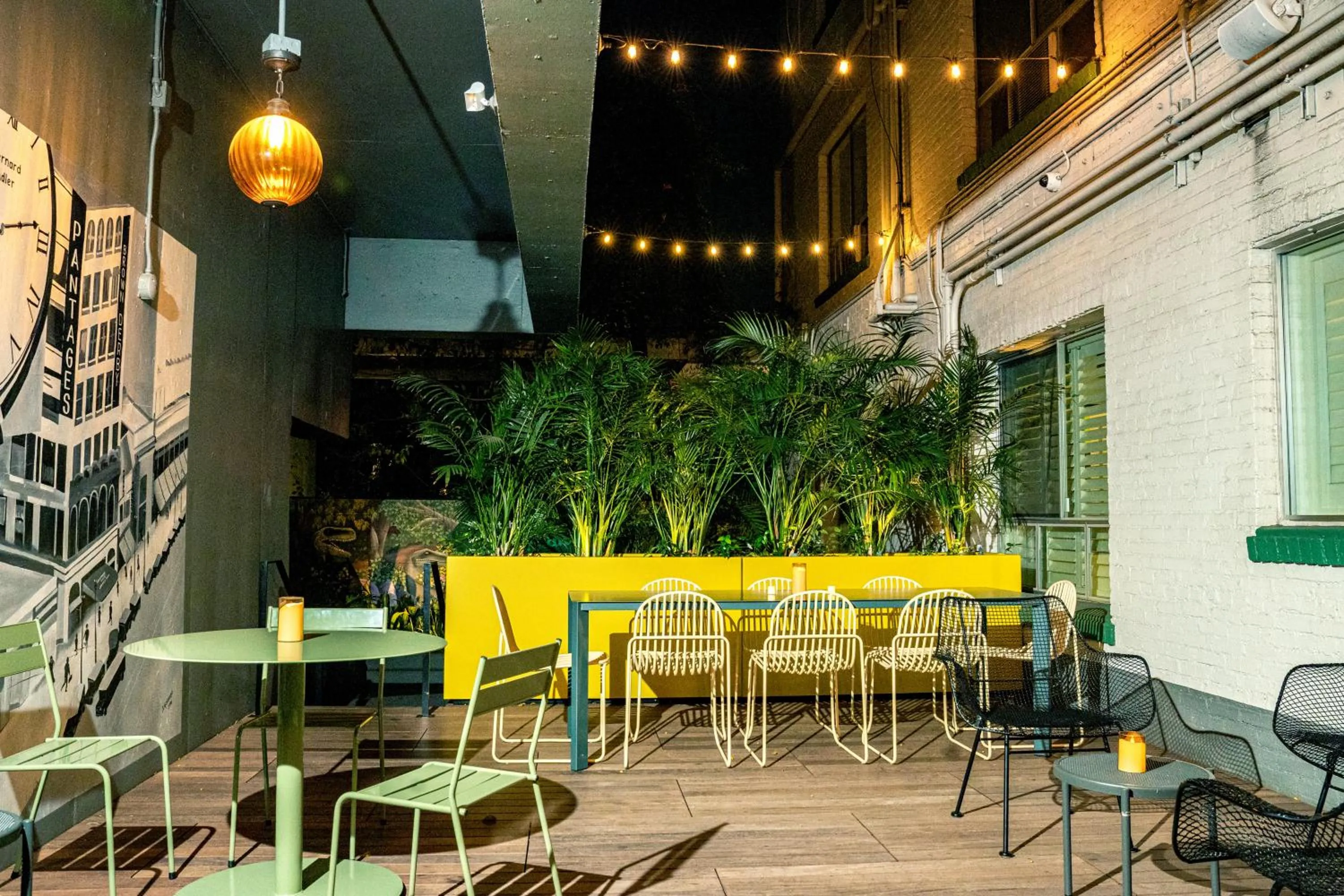 Patio in The Hollywood Franklin Hotel near Universal Studios