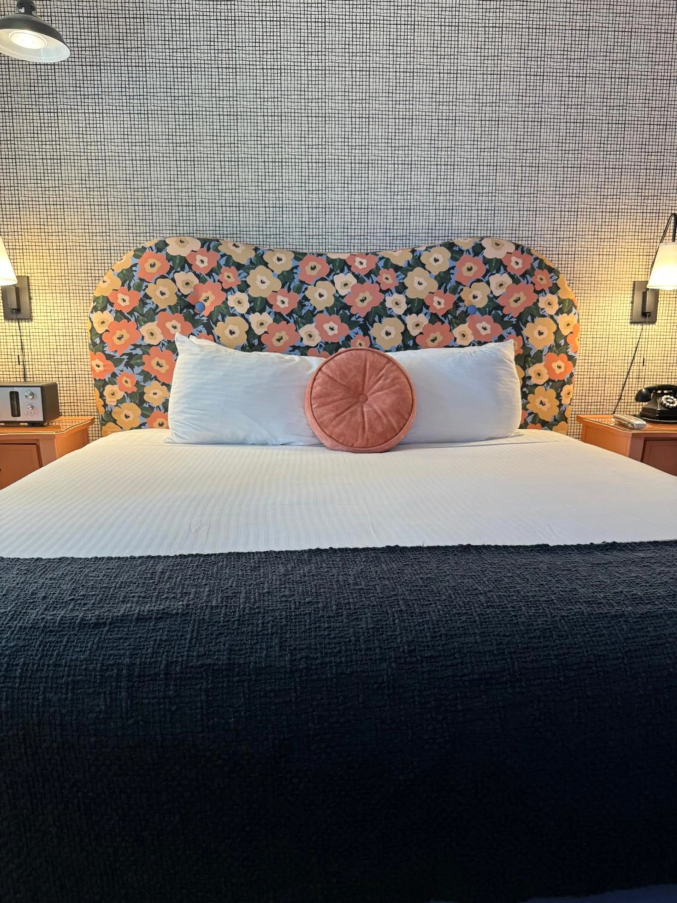 Bed in The Hollywood Franklin Hotel near Universal Studios