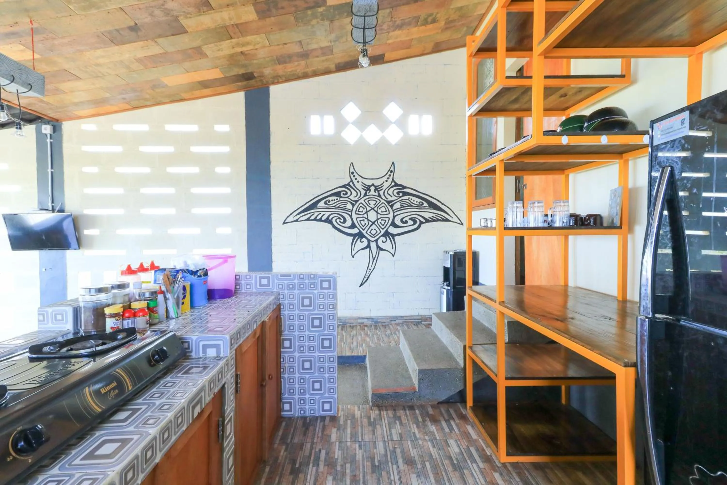 Communal kitchen in Hostel Bukit Sangcure