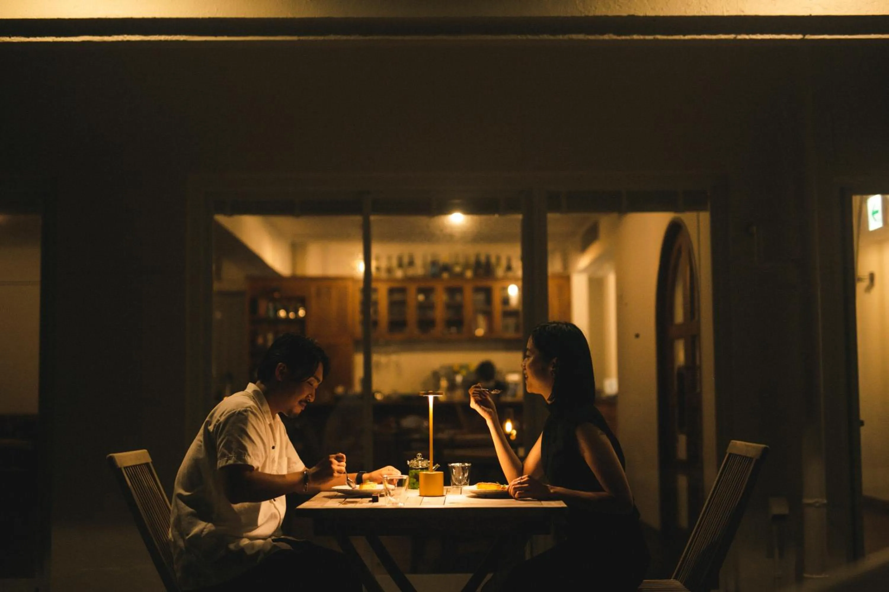 Restaurant/places to eat in TheMana Village