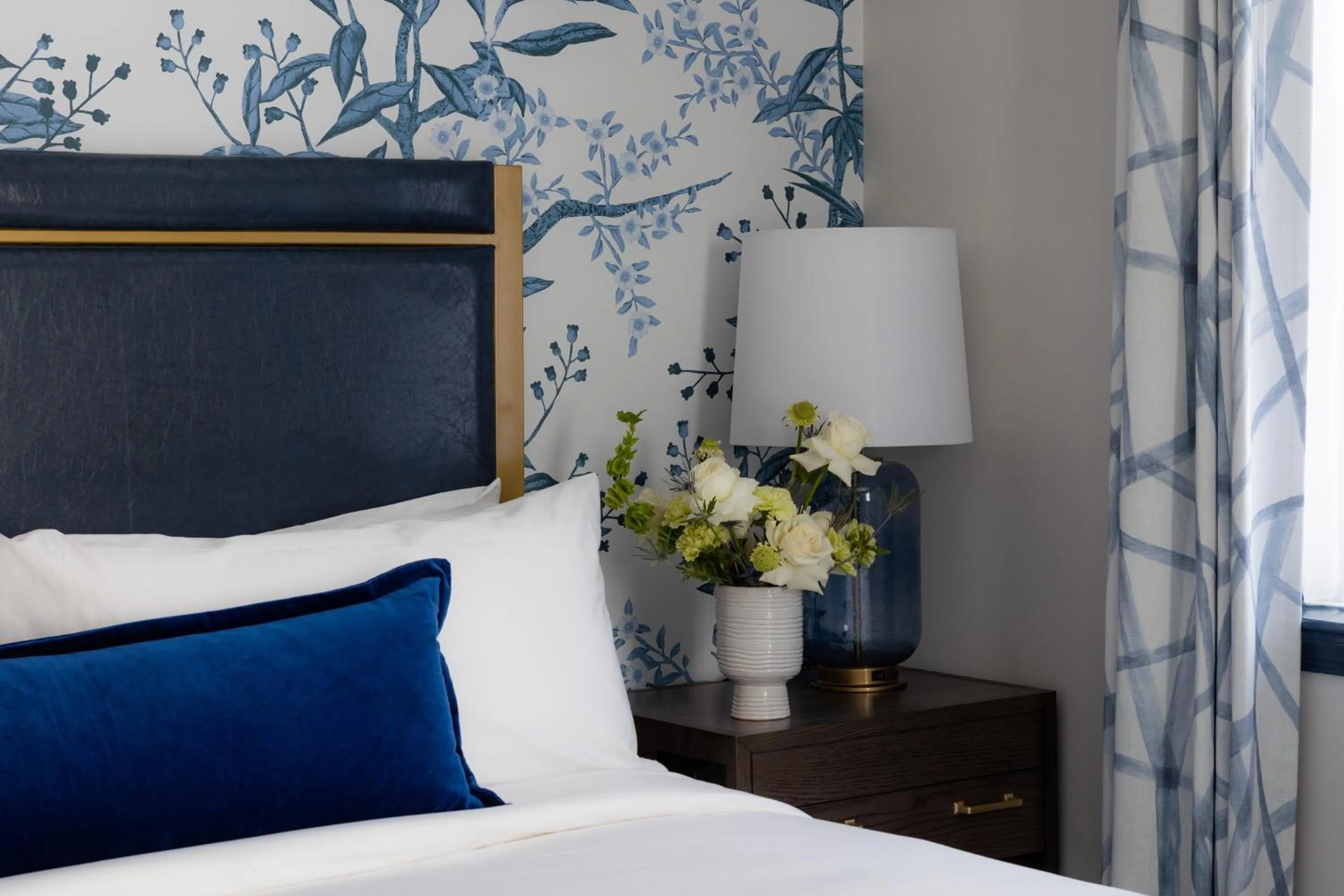 Bedroom, Bed in Admiral Fell Inn Baltimore Harbor, Ascend Hotel Collection