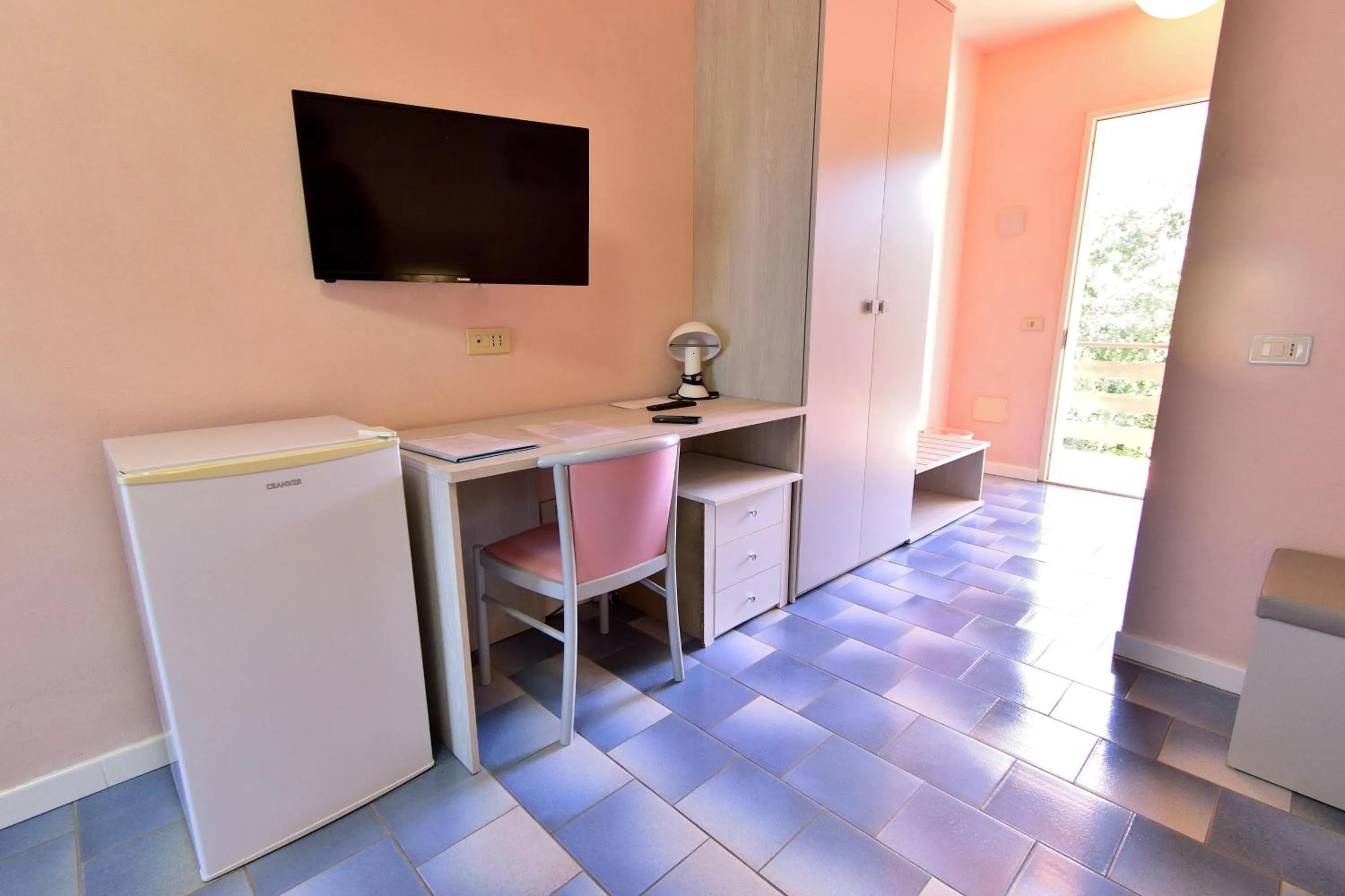 TV and multimedia in Eden Park Hotel