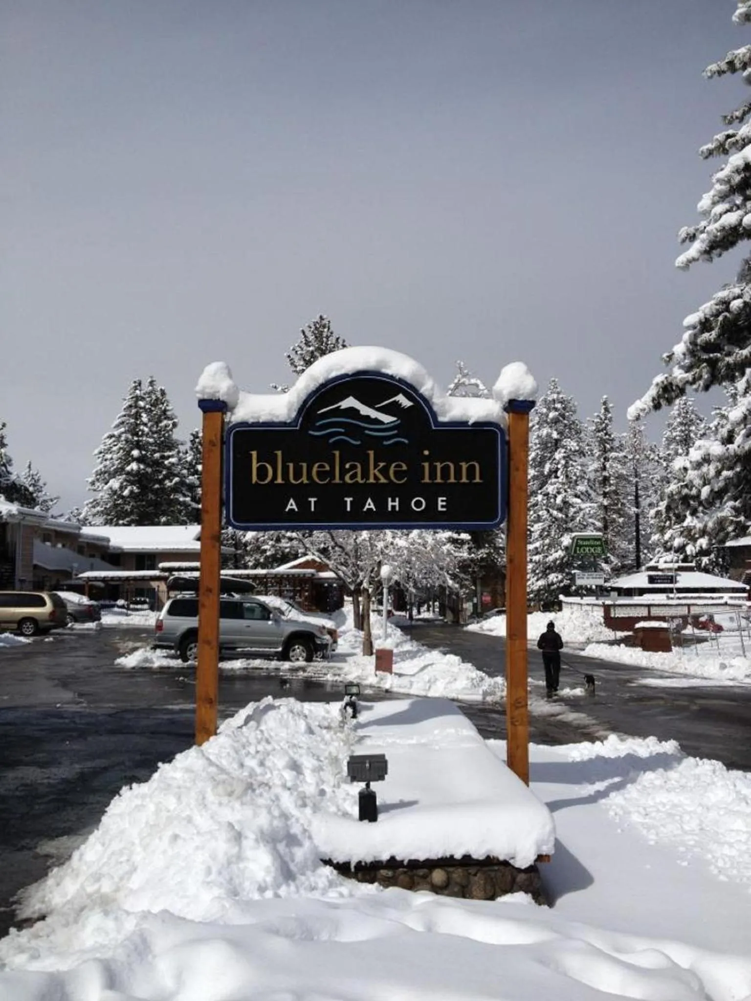 Facade/entrance in Bluelake Inn @ Heavenly Village