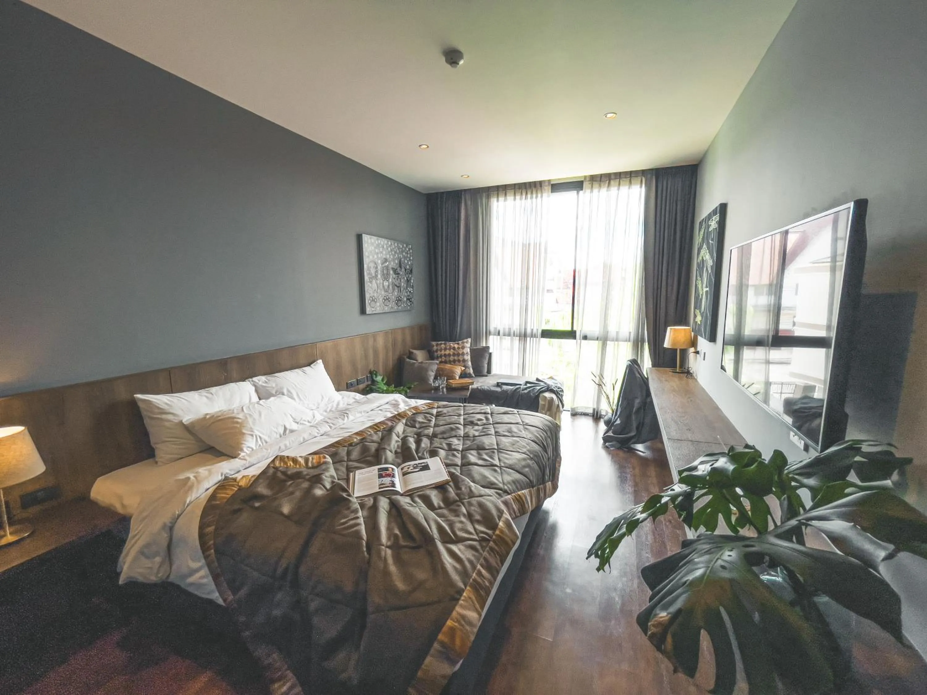 Photo of the whole room, Bed in Spice House