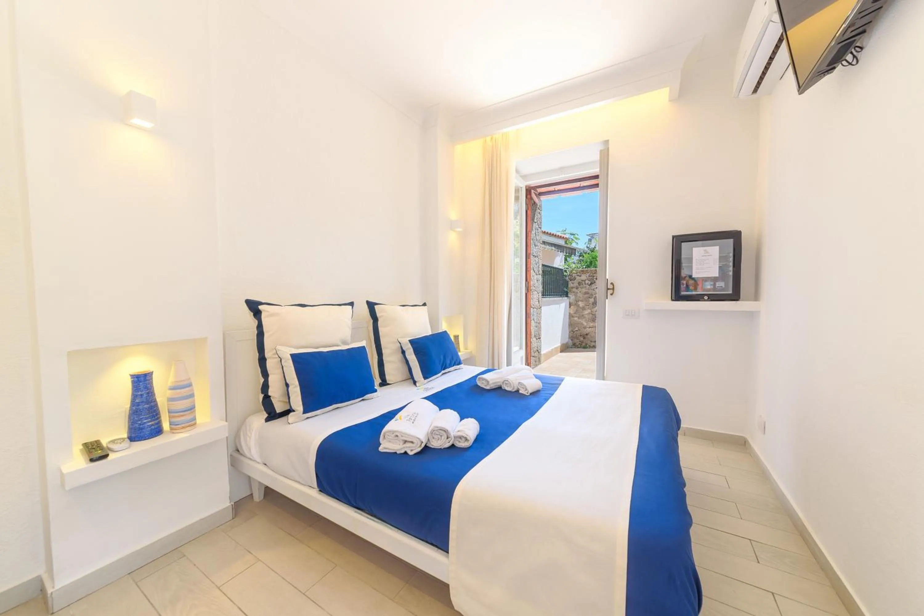 Bed in Villa Fortuna Holiday Resort