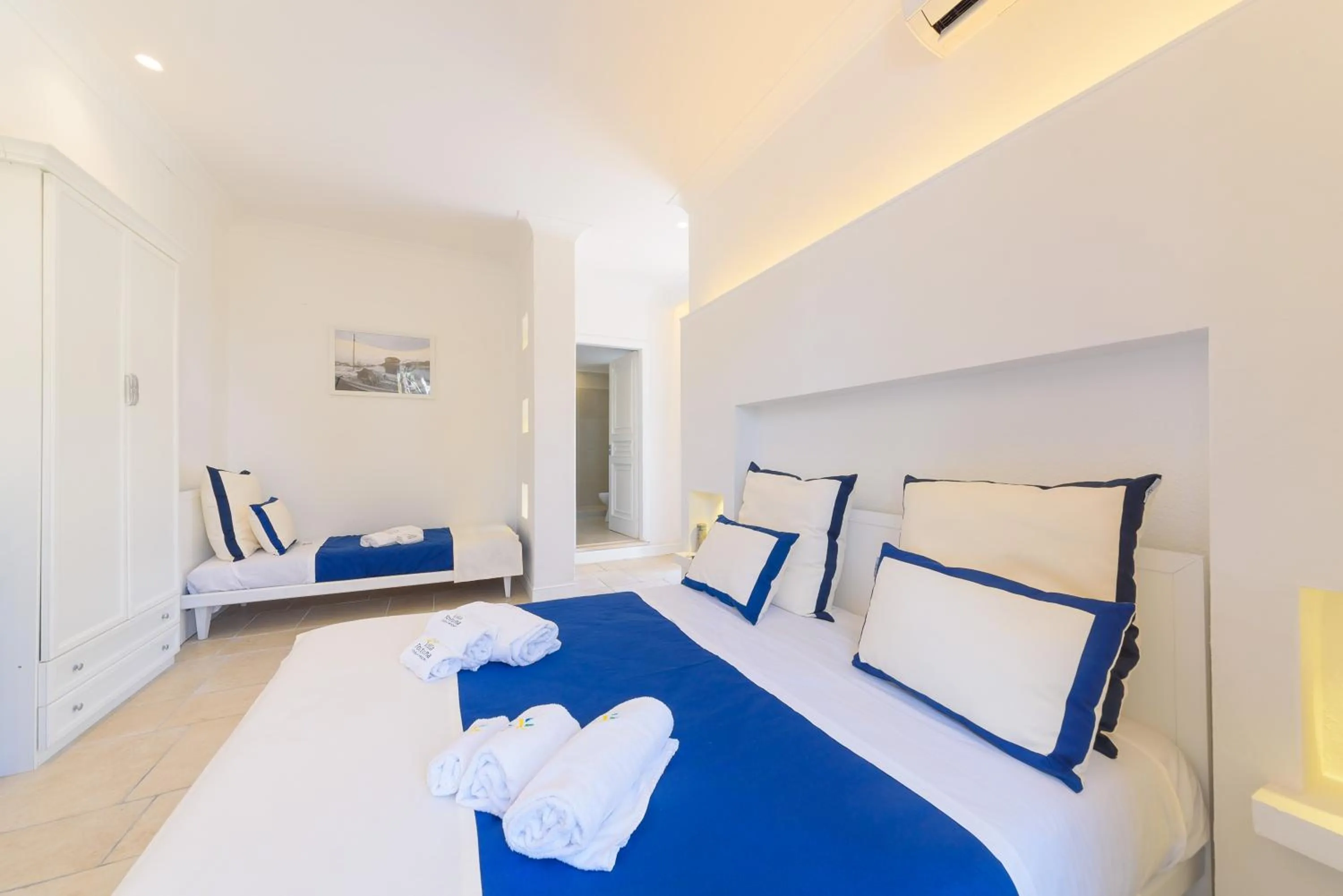 Bed in Villa Fortuna Holiday Resort