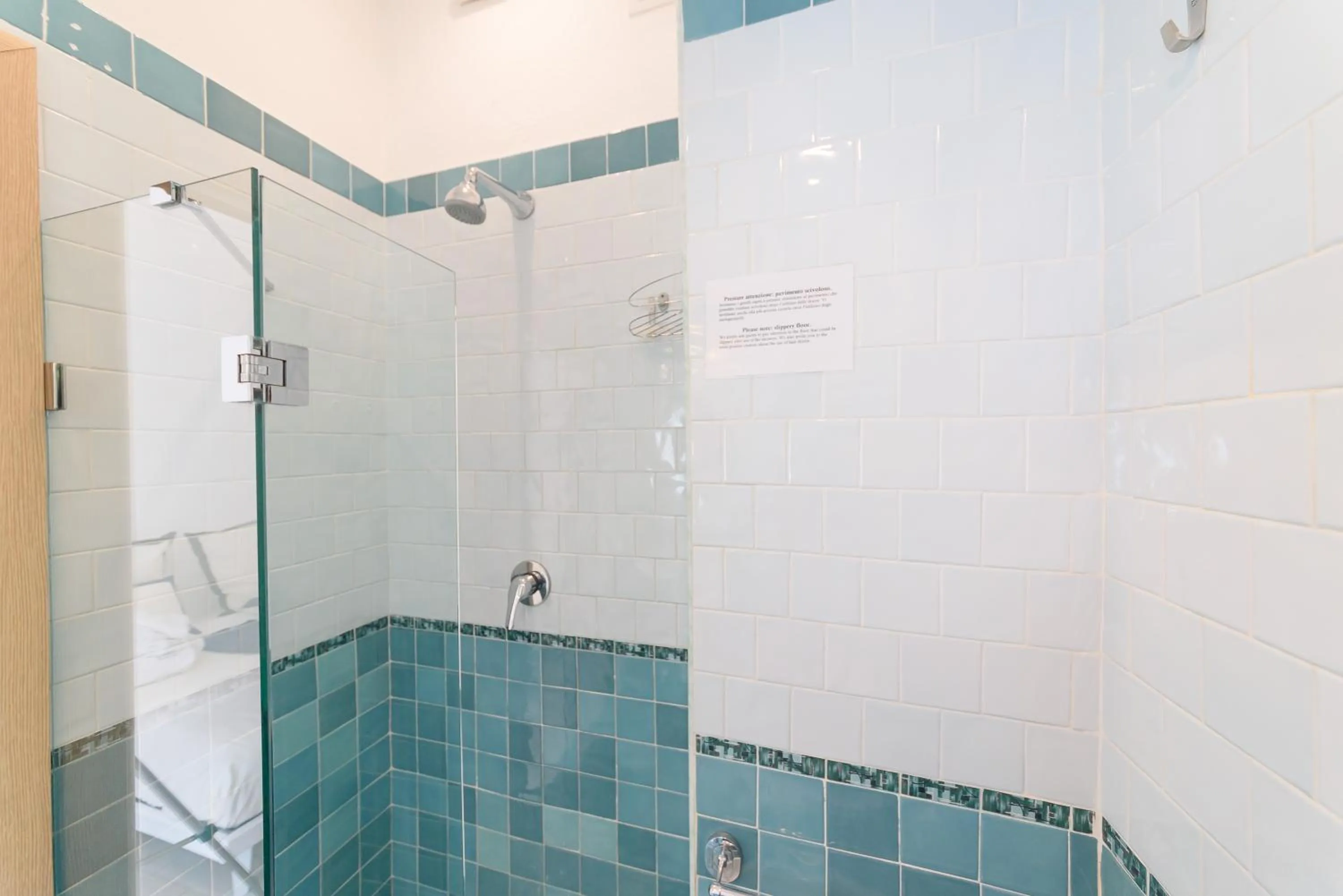 Shower in Villa Fortuna Holiday Resort