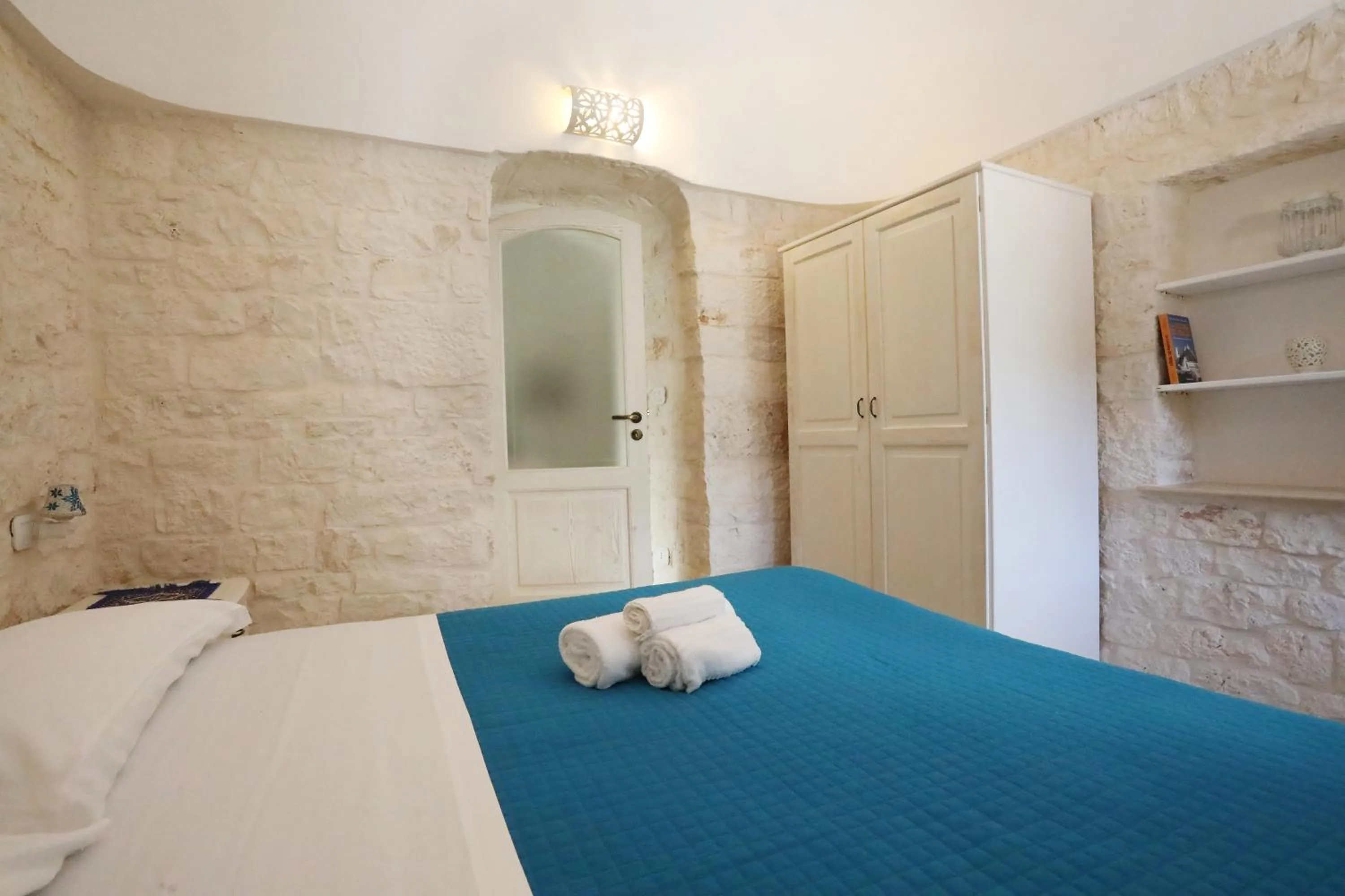 Photo of the whole room, Bed in Villa Rosato