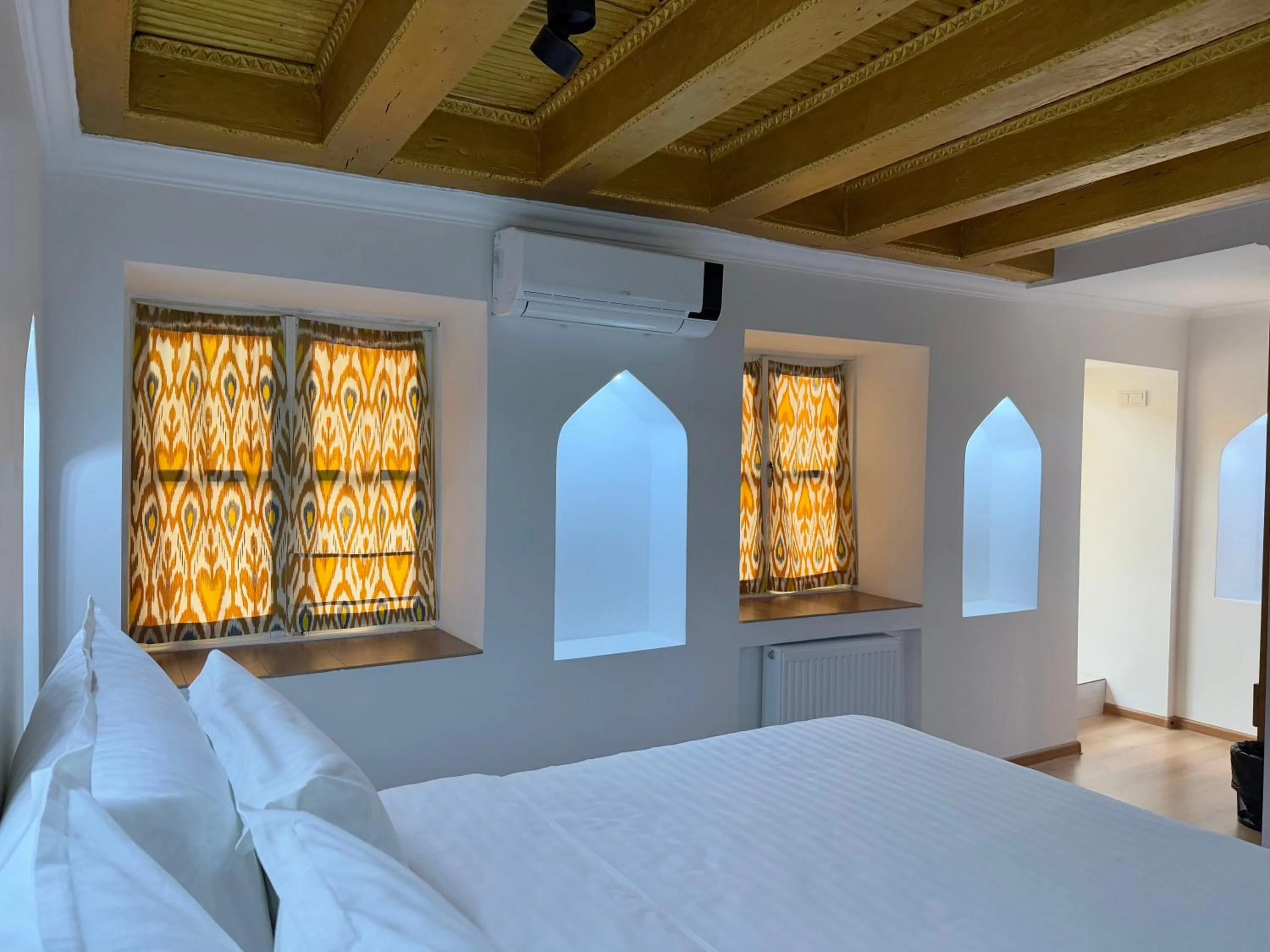 Photo of the whole room, Bed in Usman Heritage