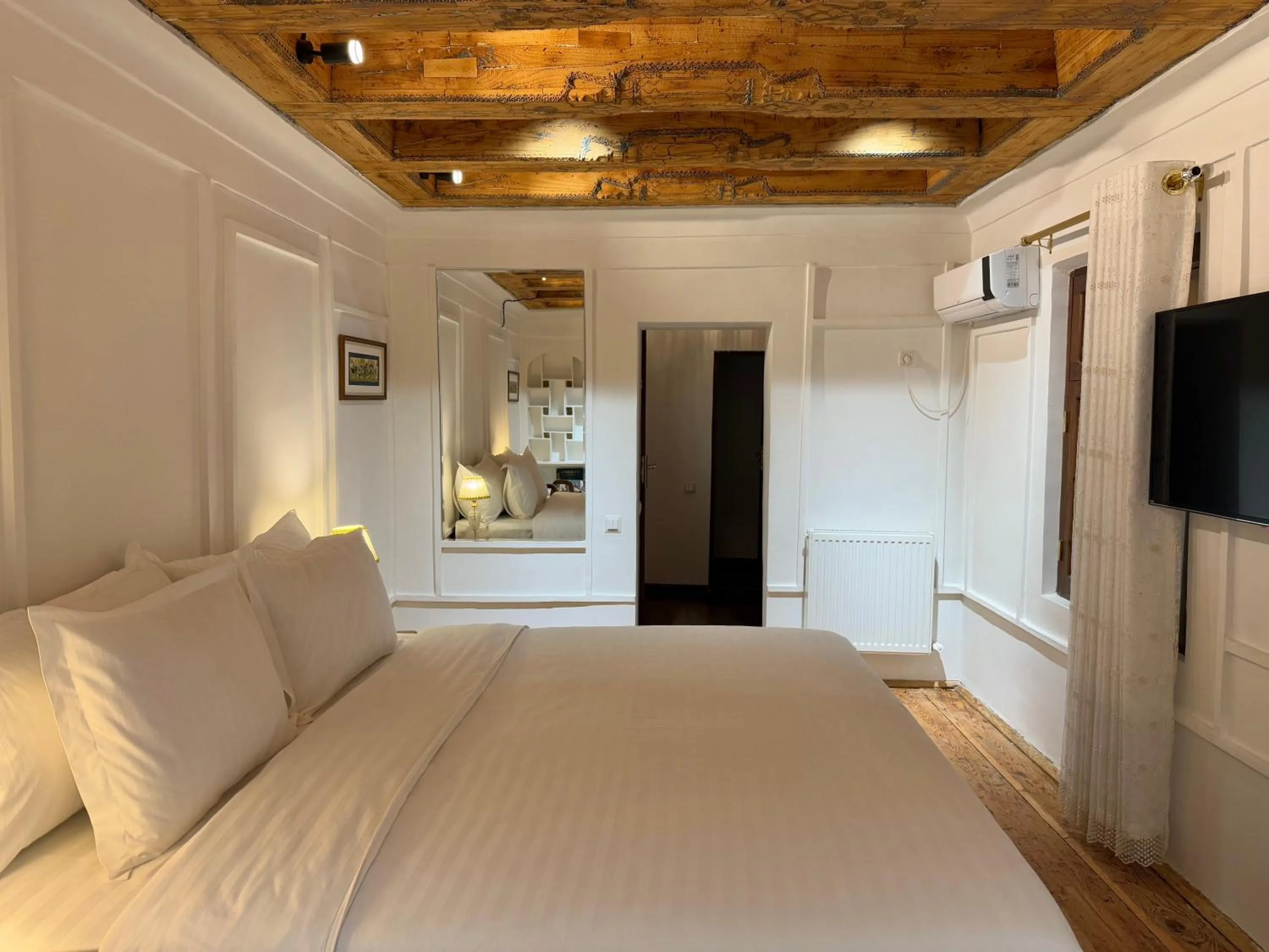 Bed in Usman Heritage