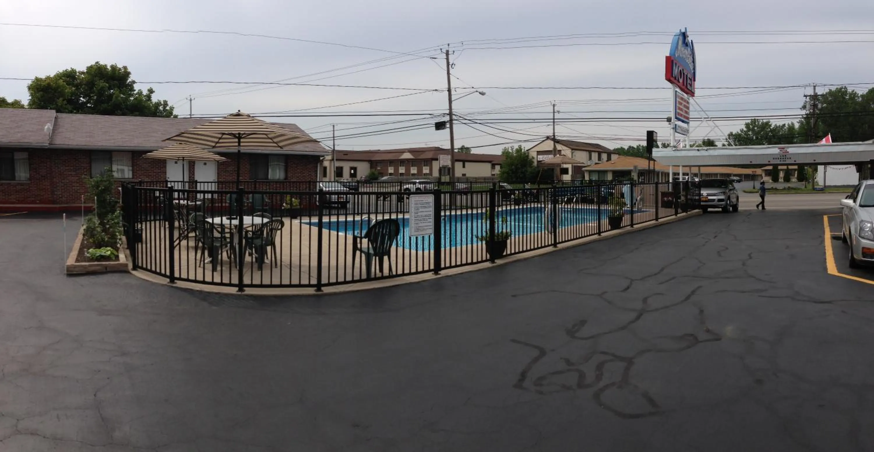 Facade/entrance in Moonlite Motel