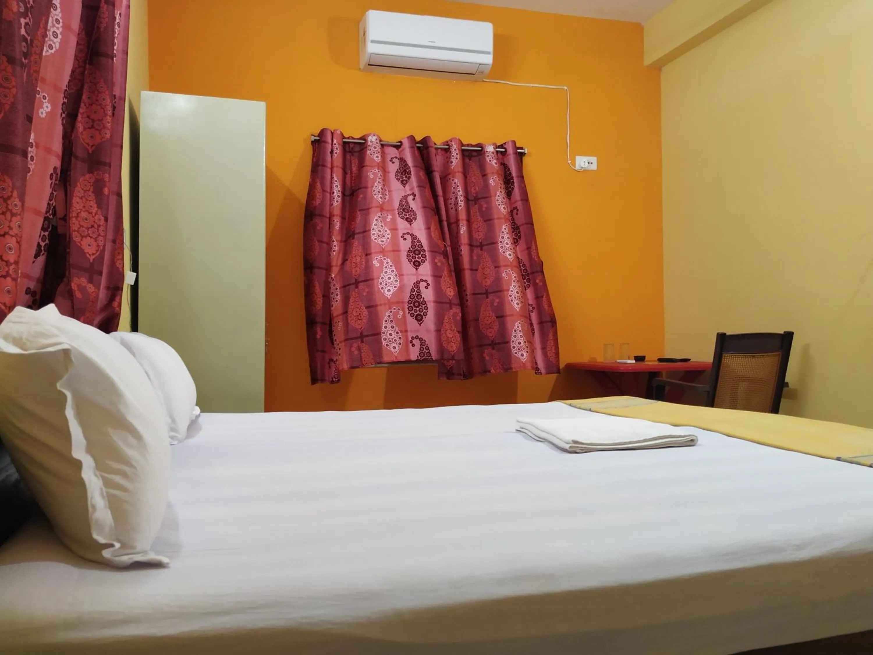Bed in Shophori Shantiniketan