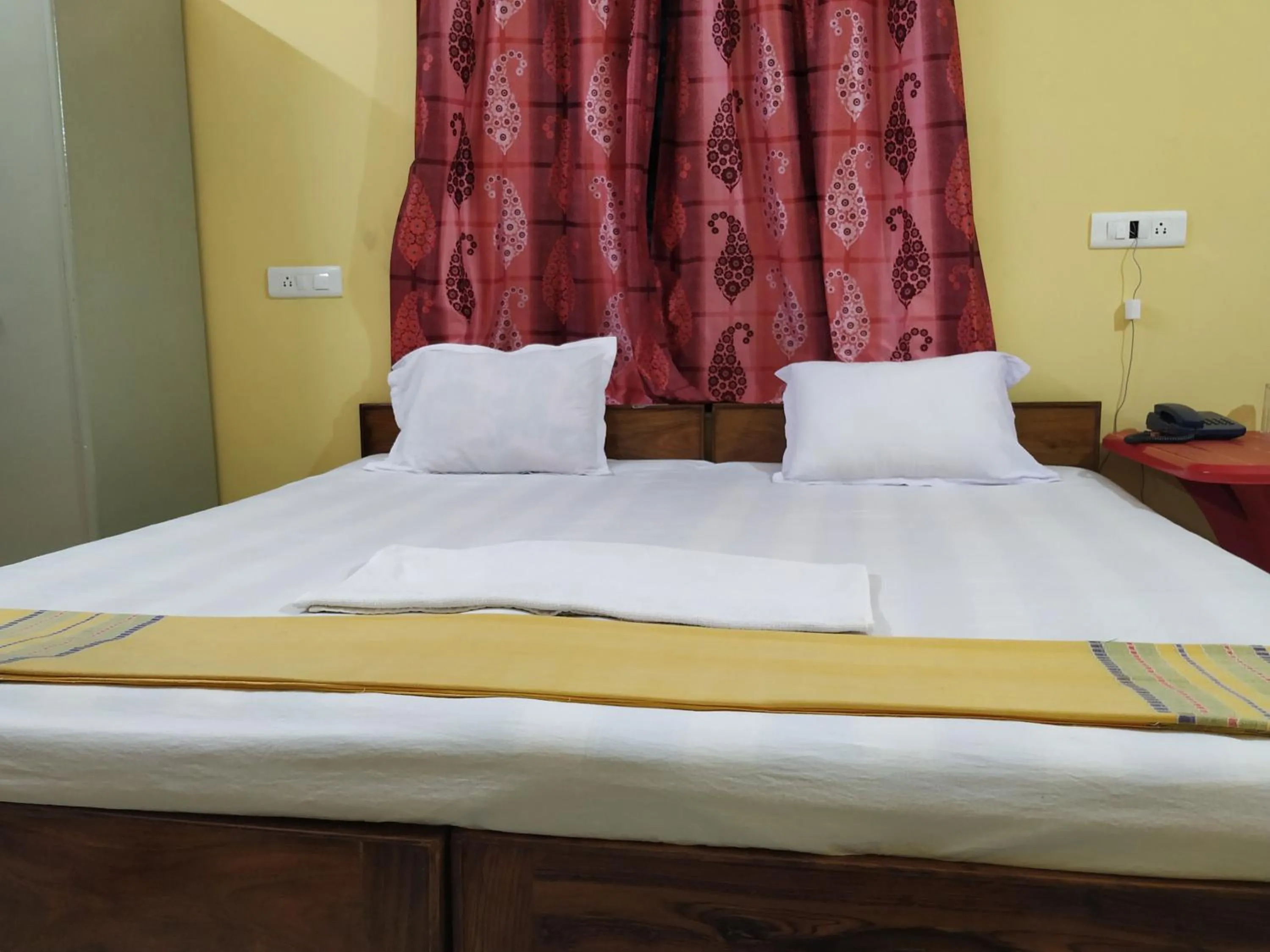 Bed in Shophori Shantiniketan