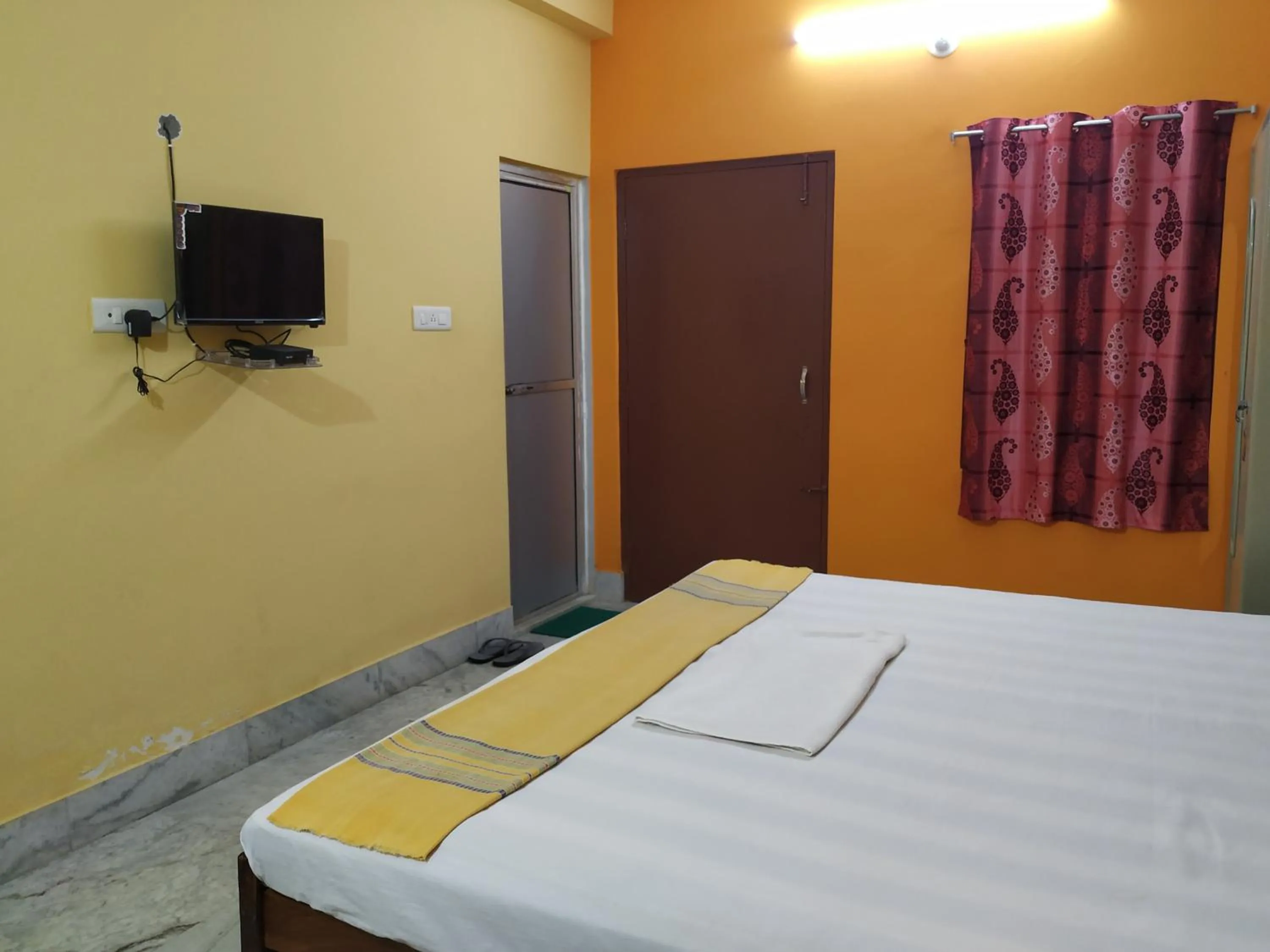 Bed in Shophori Shantiniketan