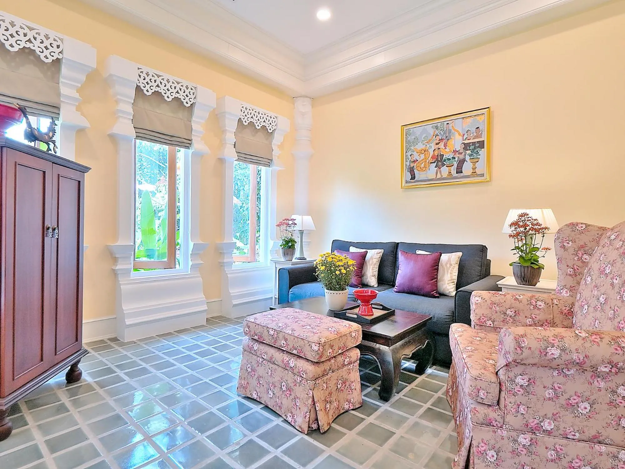 TV and multimedia in MonPanaNont Wellness Resort & Spa