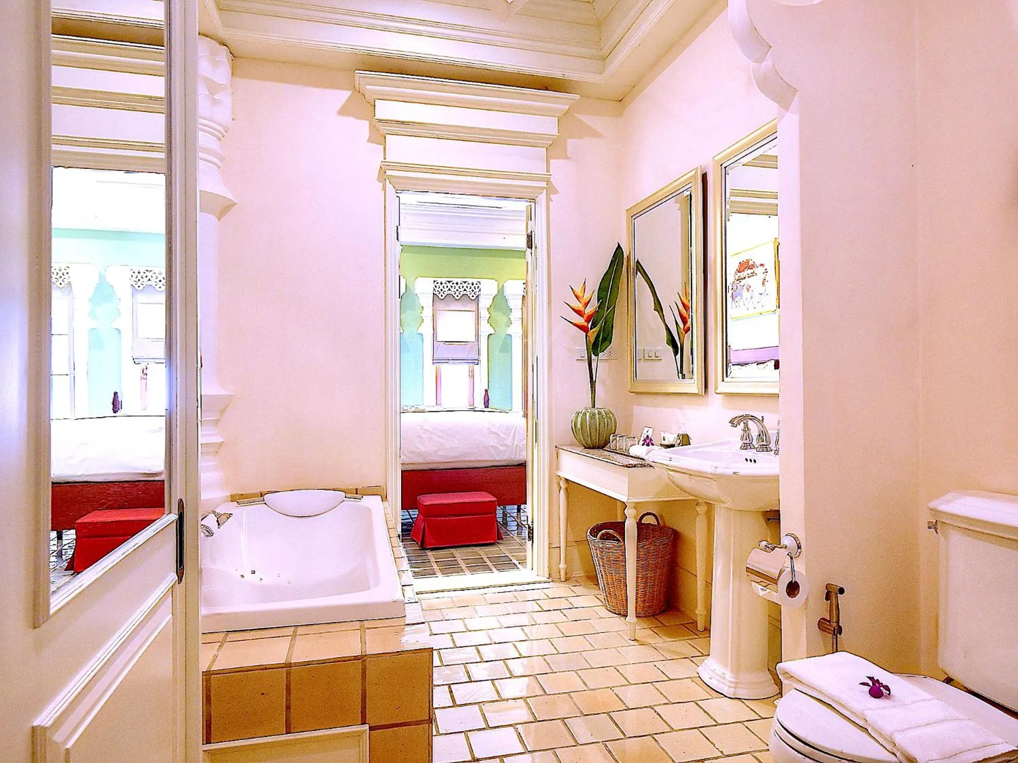 Toilet, Bed in MonPanaNont Wellness Resort & Spa