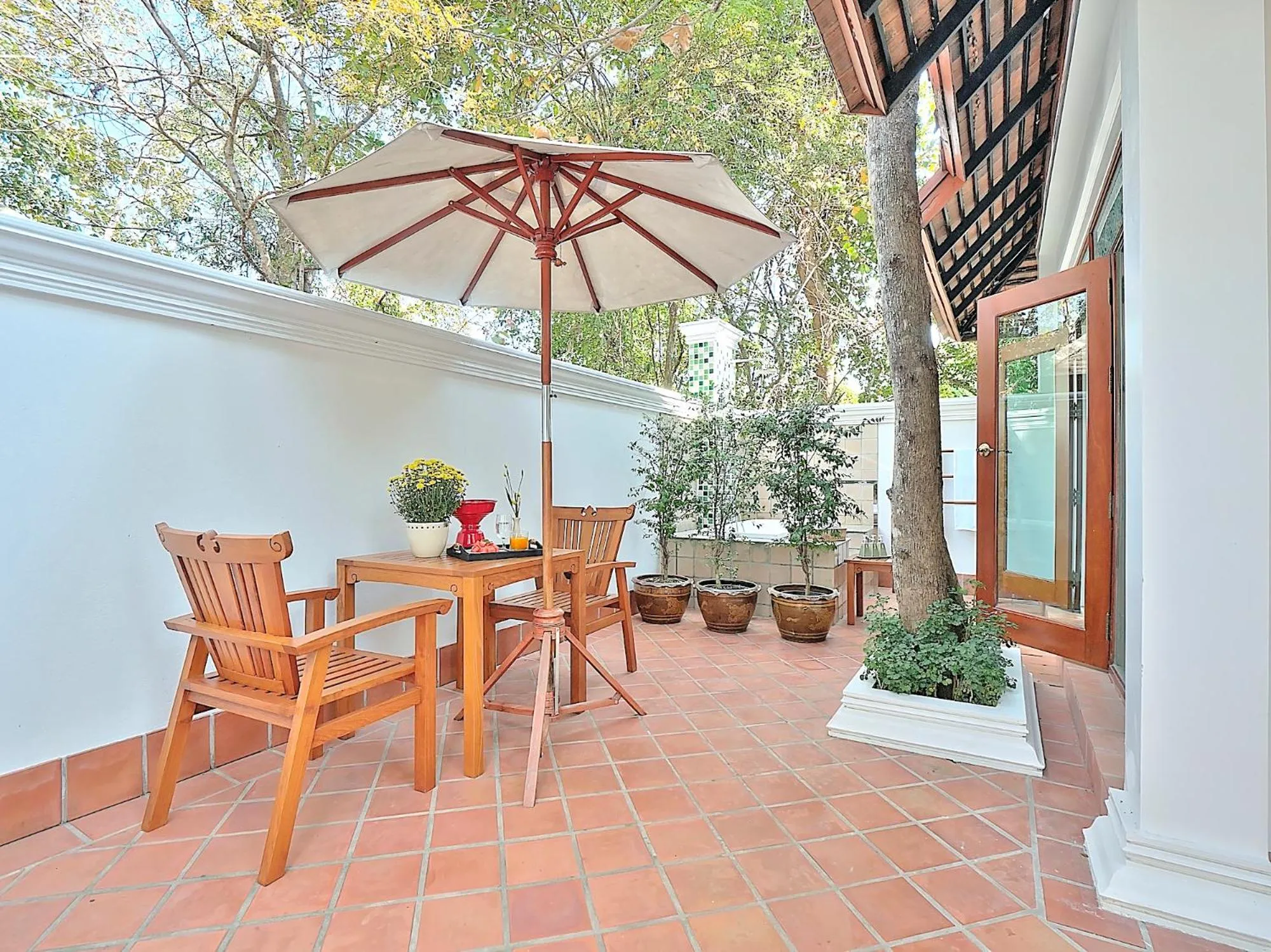 Patio in MonPanaNont Wellness Resort & Spa