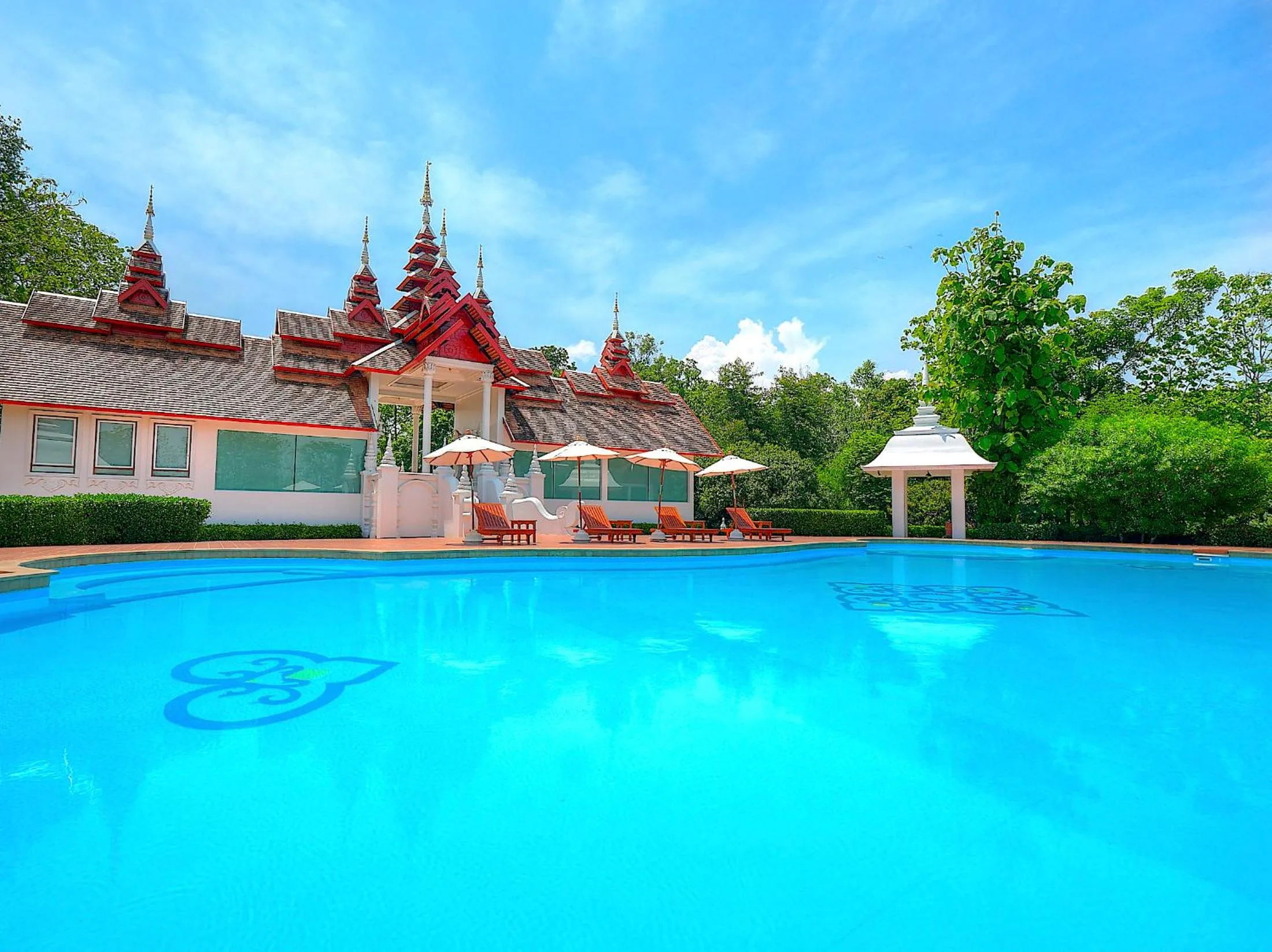 Swimming pool in MonPanaNont Wellness Resort & Spa