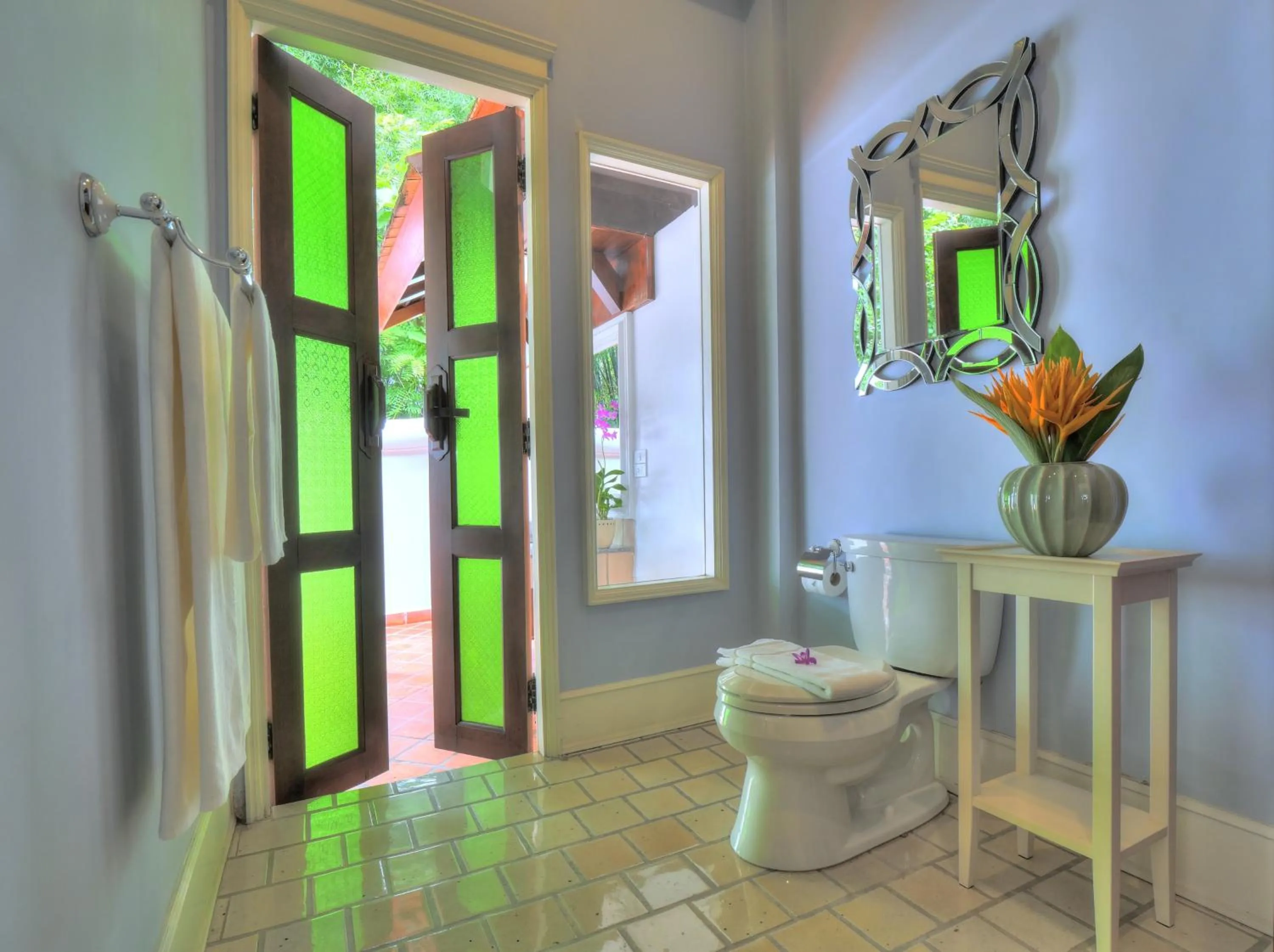 Toilet in MonPanaNont Wellness Resort & Spa