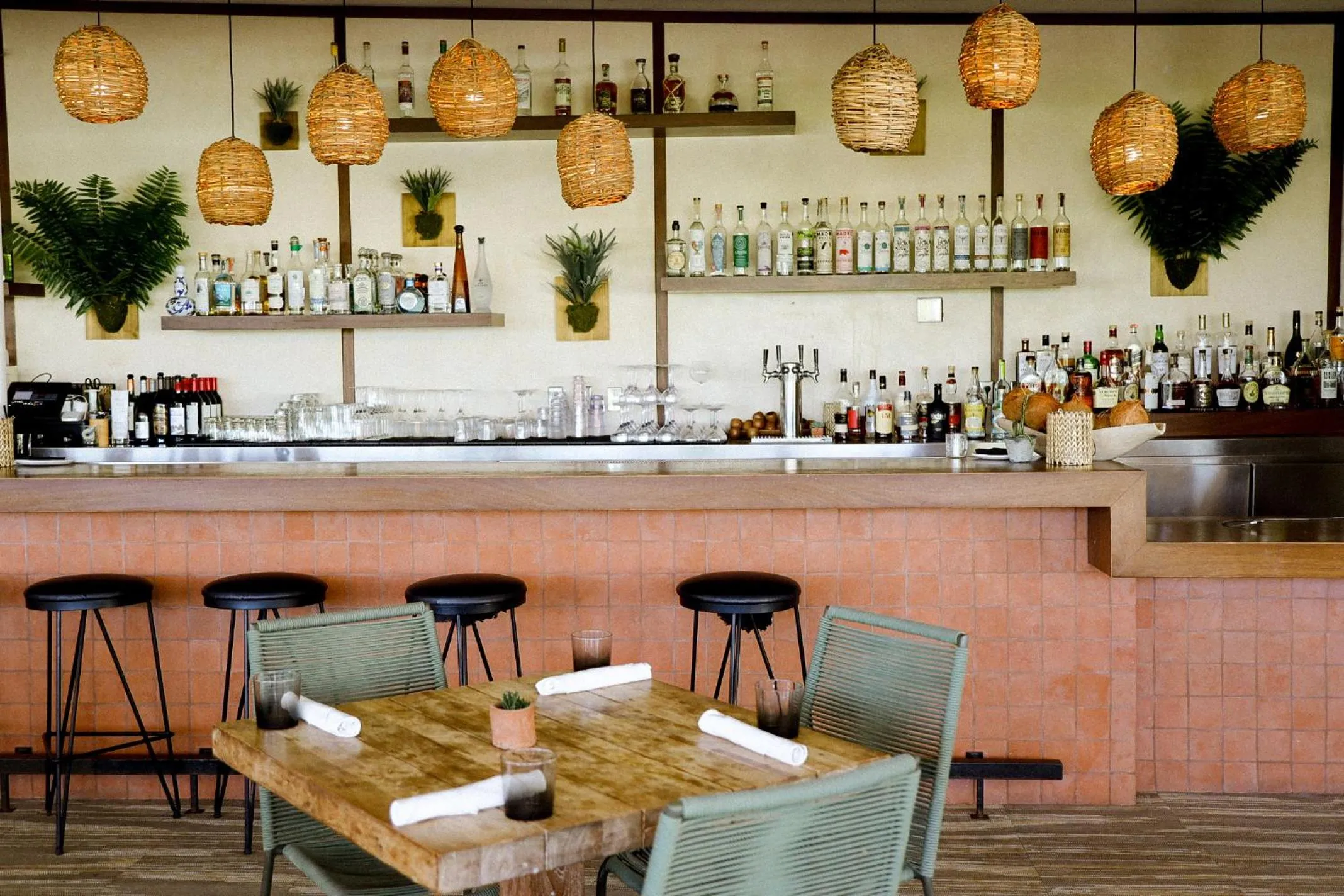 Restaurant/places to eat in Hotel June West LA, a Member of Design Hotels