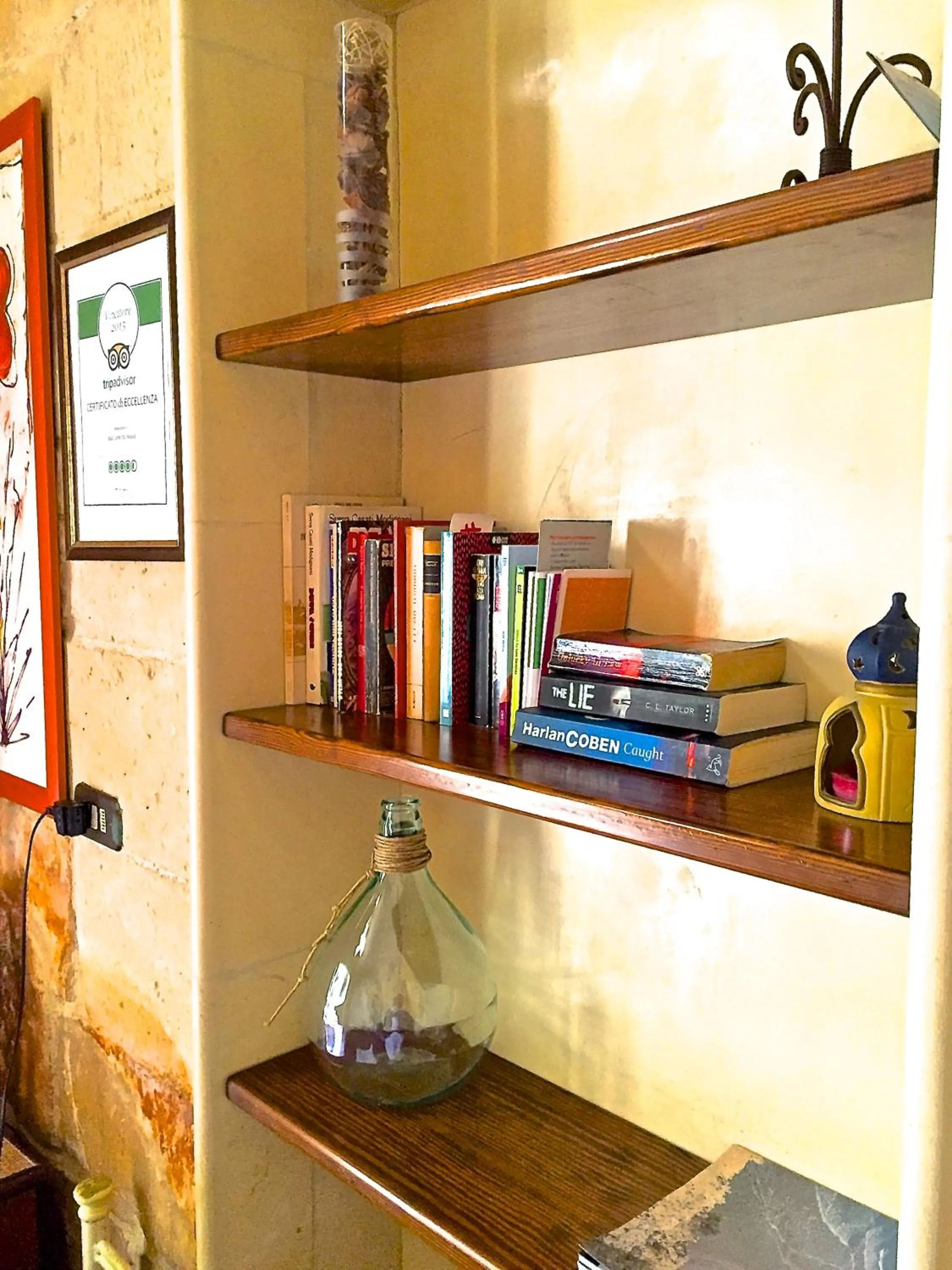 Library in B&B Corte Dei Musco