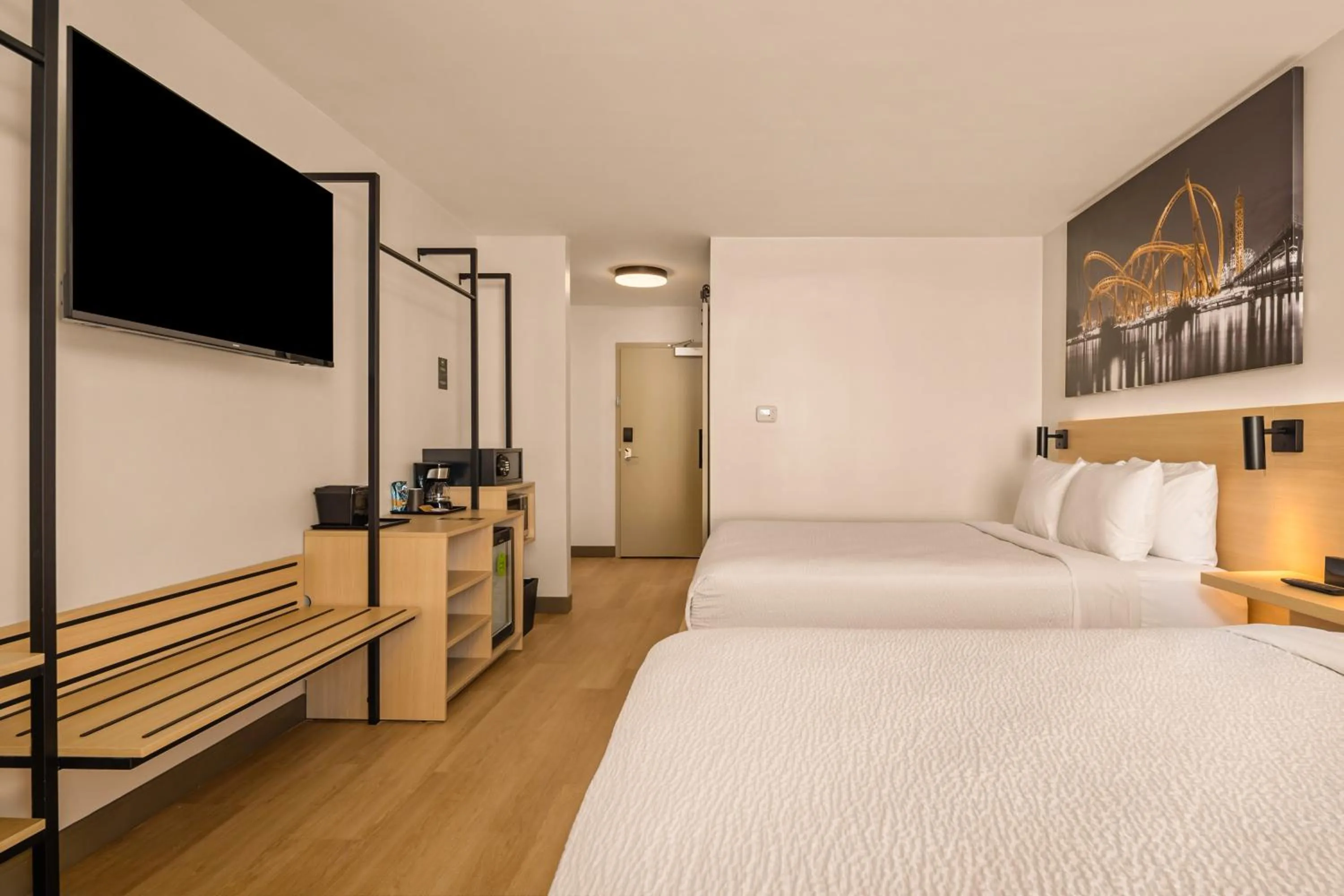 Photo of the whole room, Bed in B&B HOTEL Orlando International Drive near Universal - Newly Renovated!