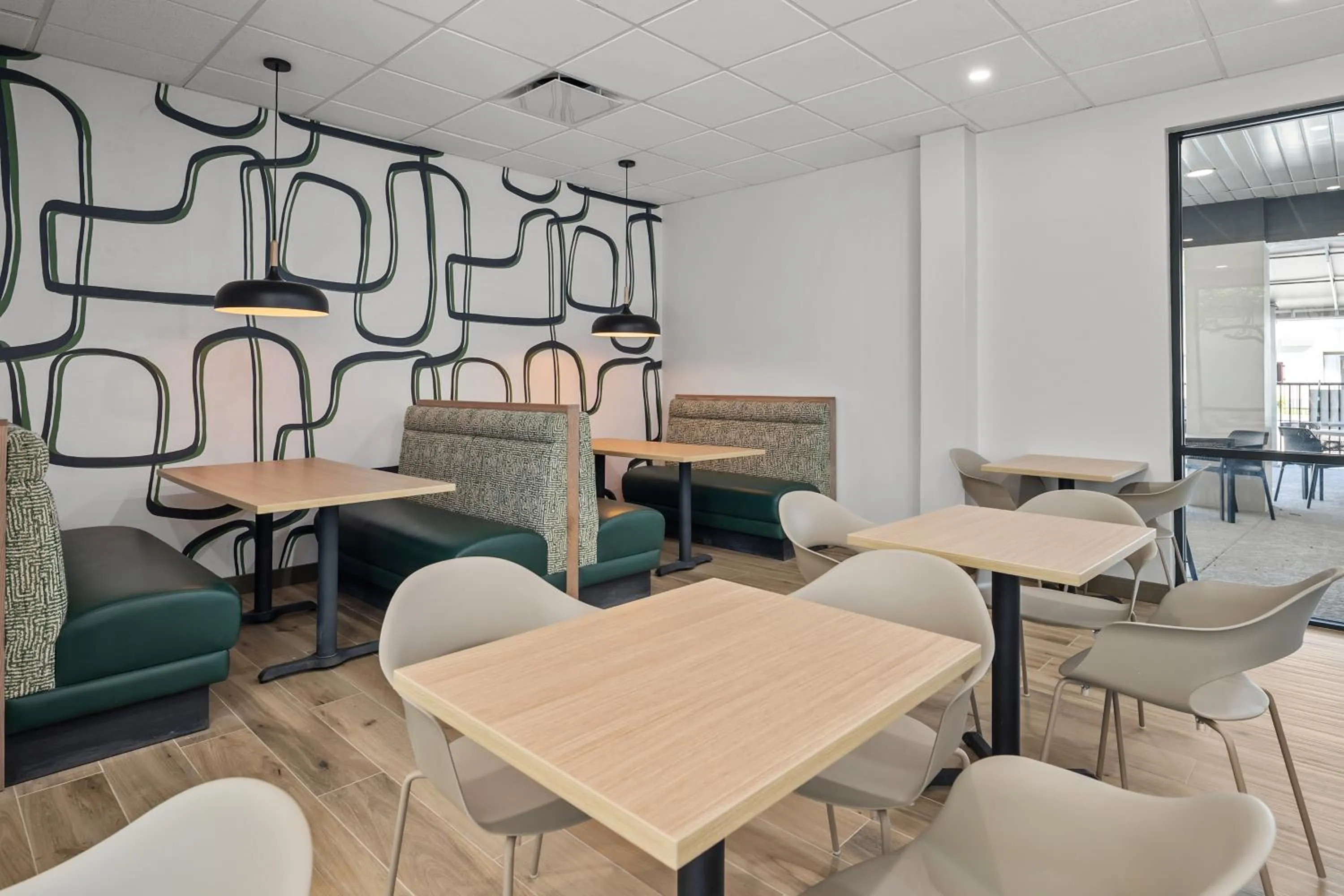 Breakfast in B&B HOTEL Orlando International Drive near Universal - Newly Renovated!