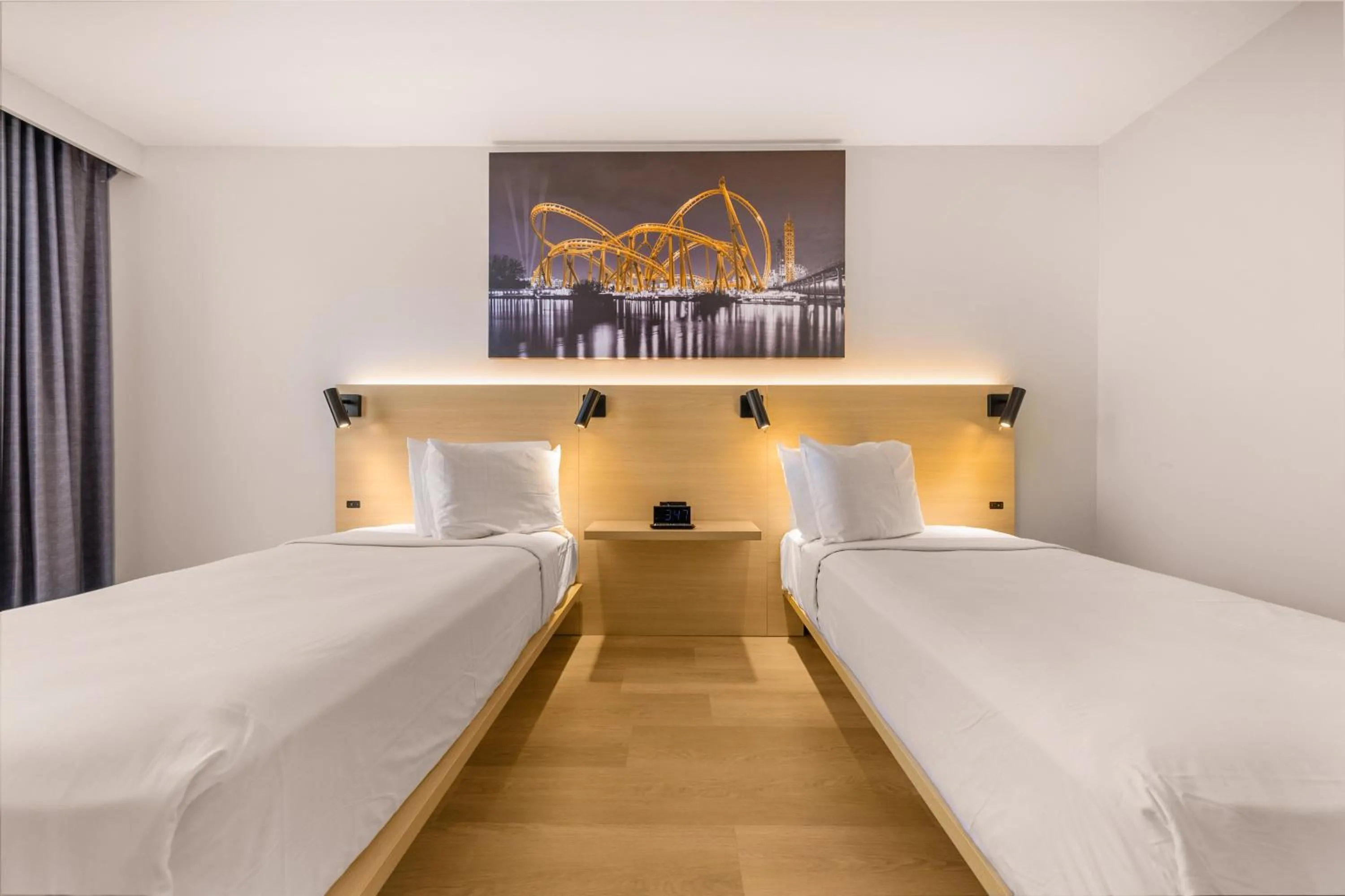 Bed in B&B HOTEL Orlando International Drive near Universal - Newly Renovated!