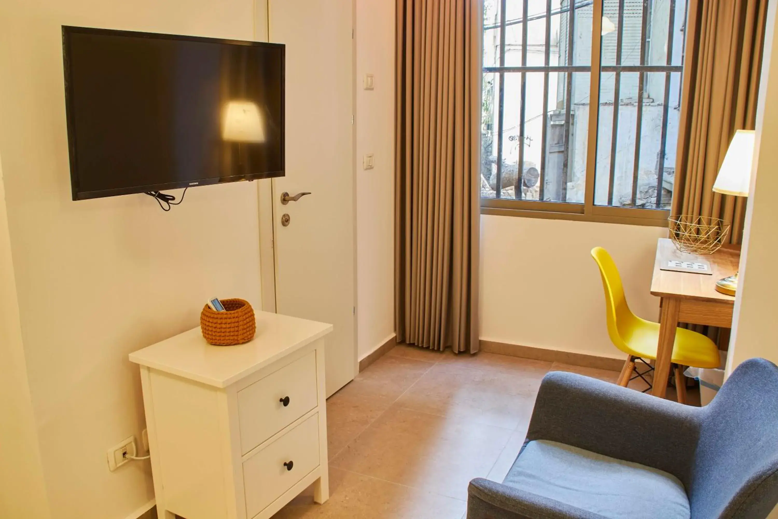 Deluxe Double Room with Shower in Roza Apartment Deluxe Double Room with Shower in Roza Apartment