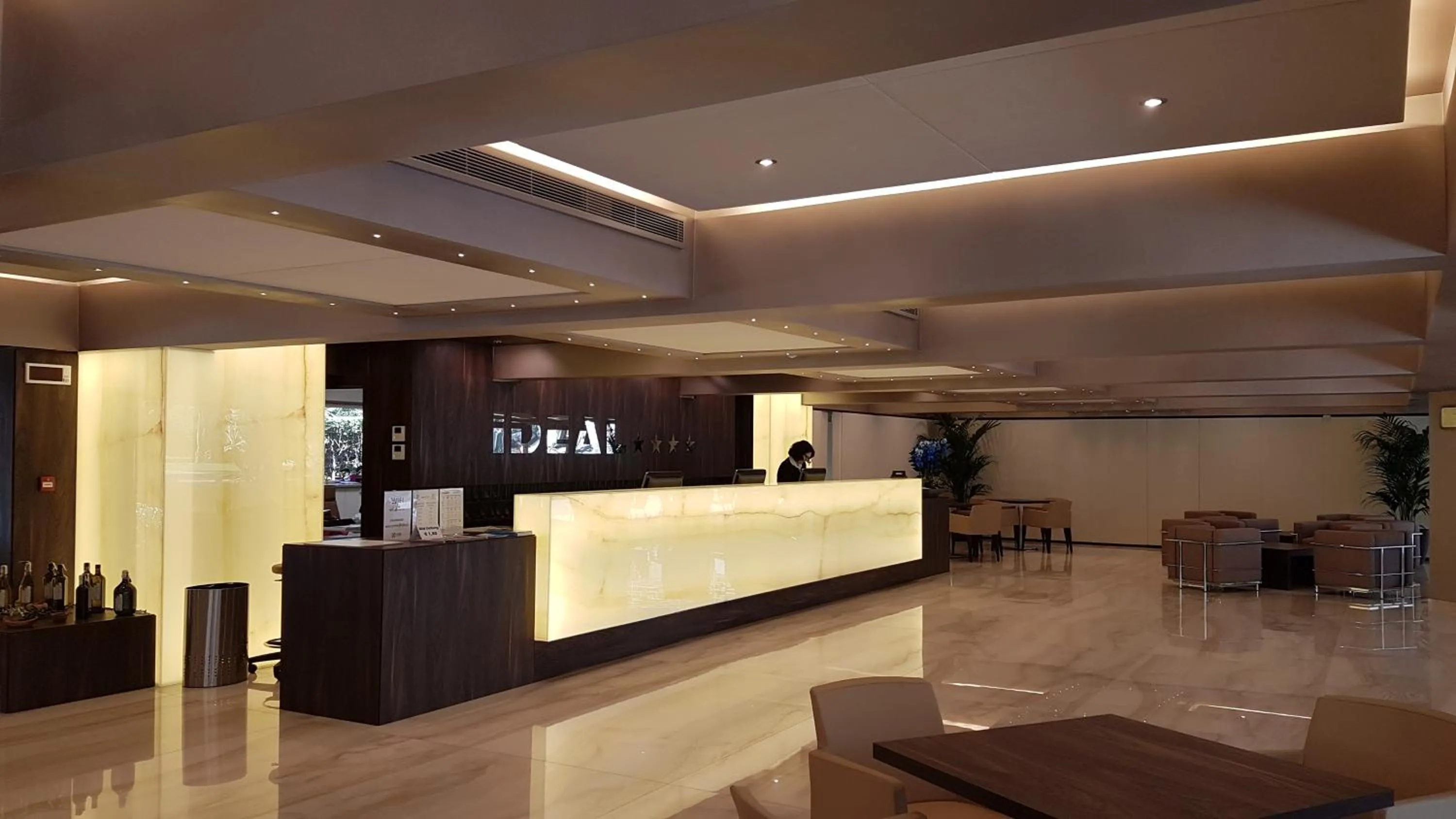 Lobby or reception in Hotel Ideal