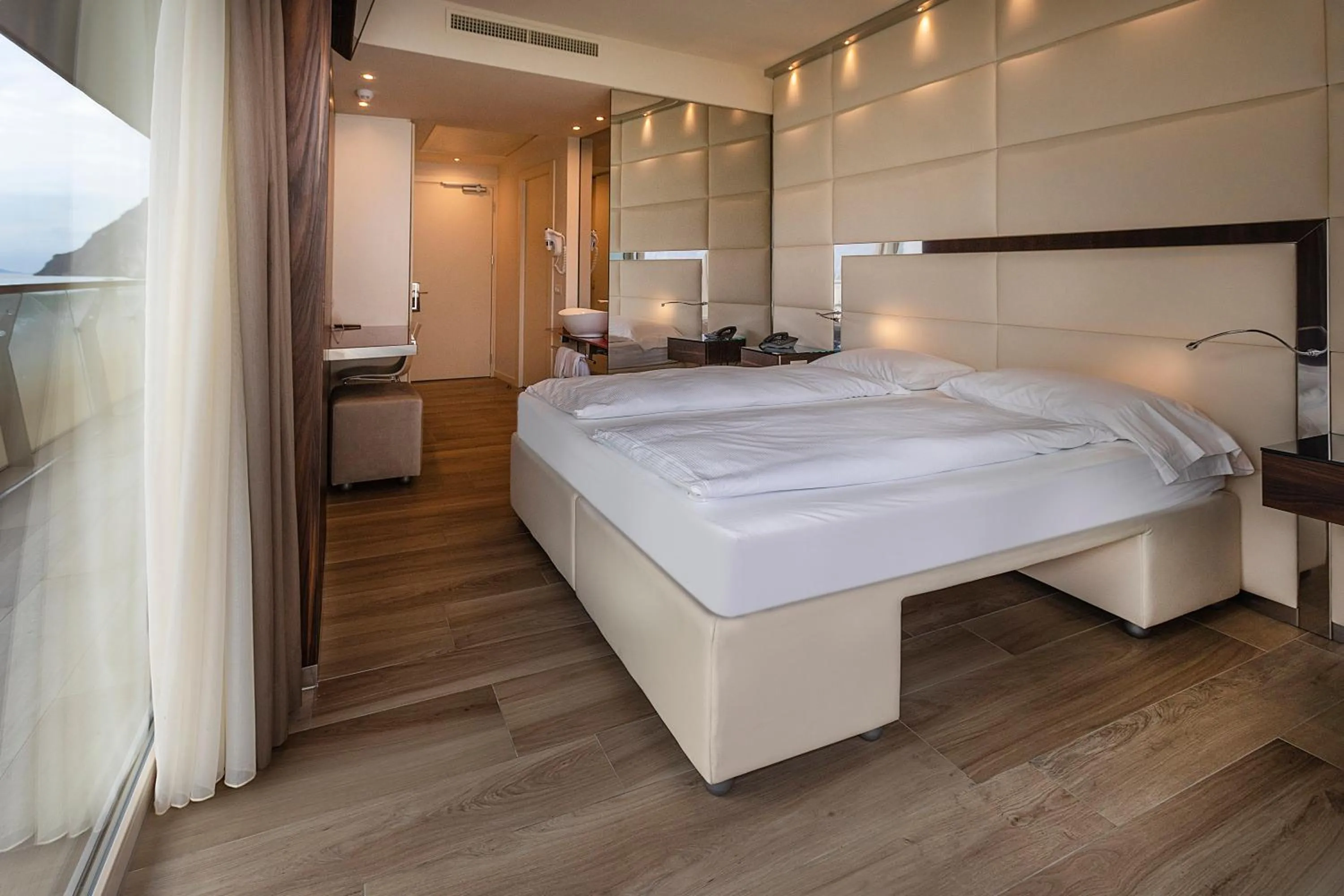 Bedroom, Bed in Hotel Ideal