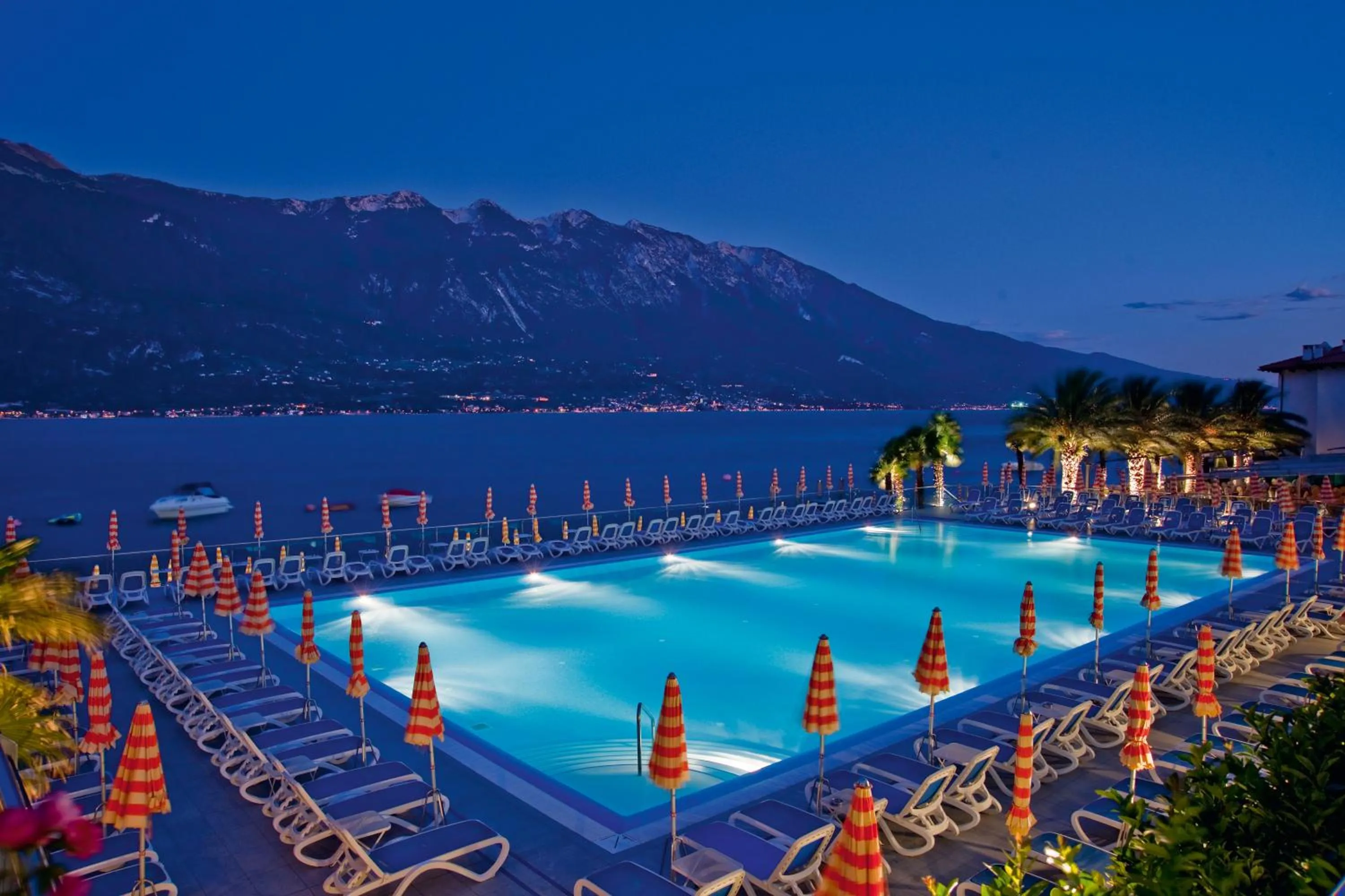 Swimming pool in Hotel Ideal