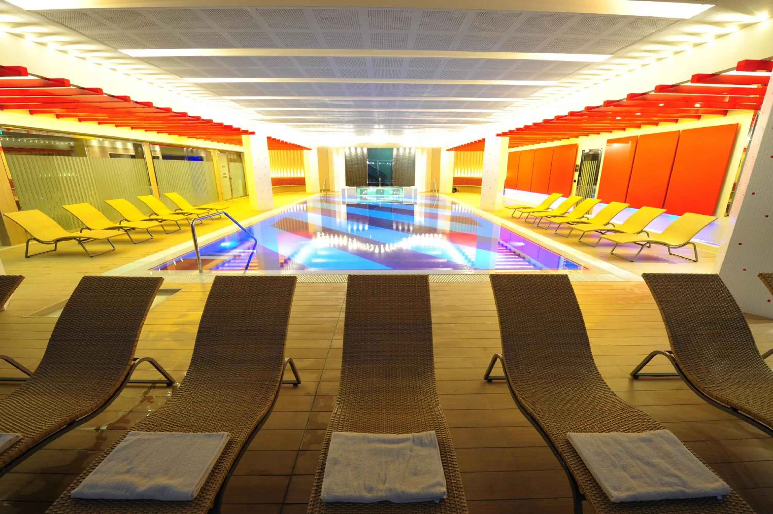 Swimming pool in Hotel Ideal