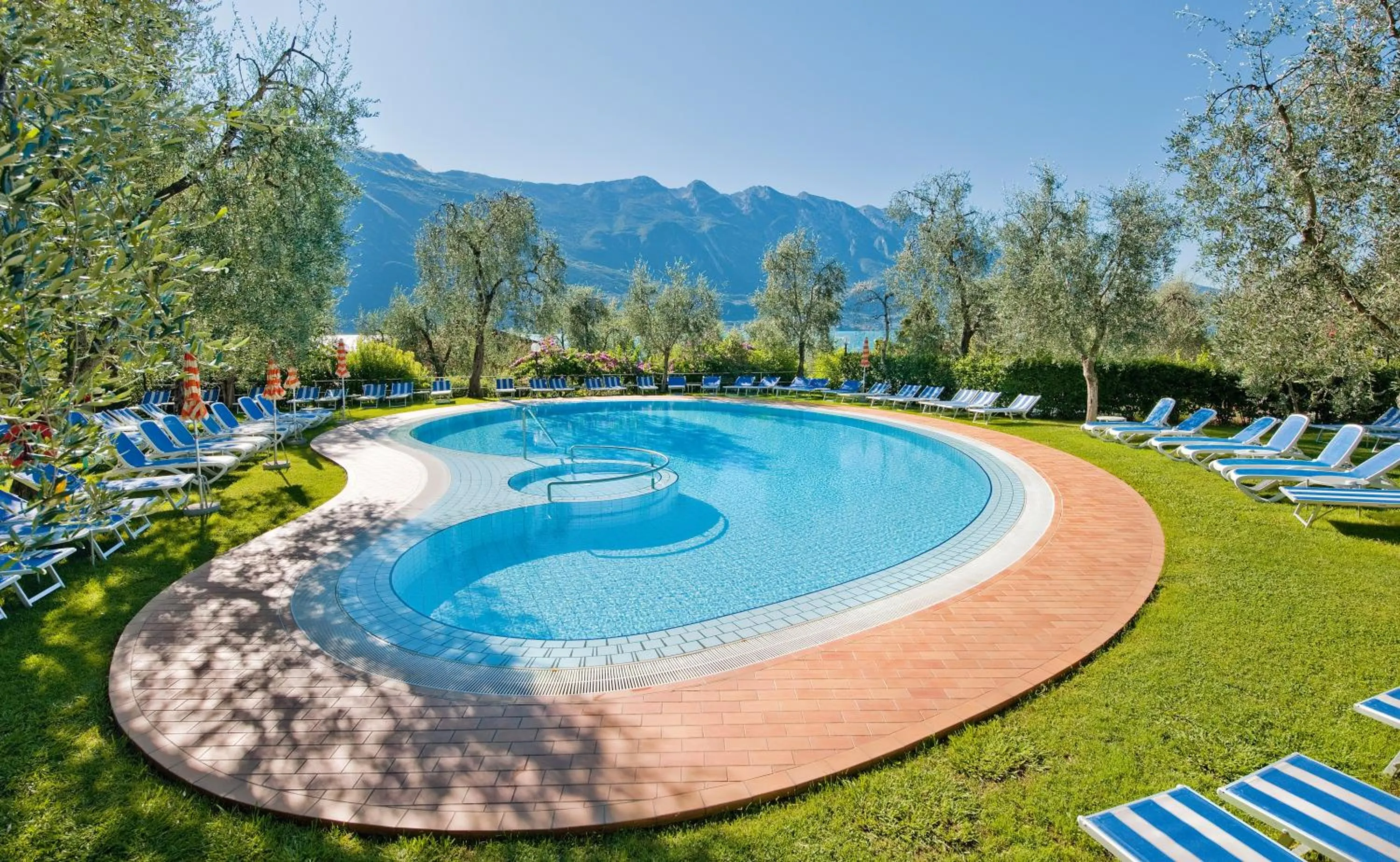 Swimming pool in Hotel Ideal