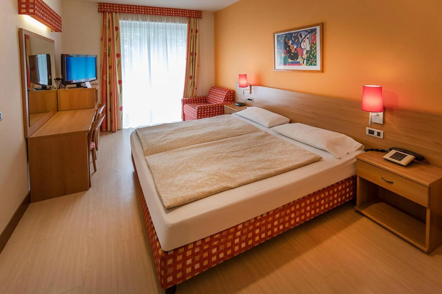 Bedroom, Bed in Hotel Ideal