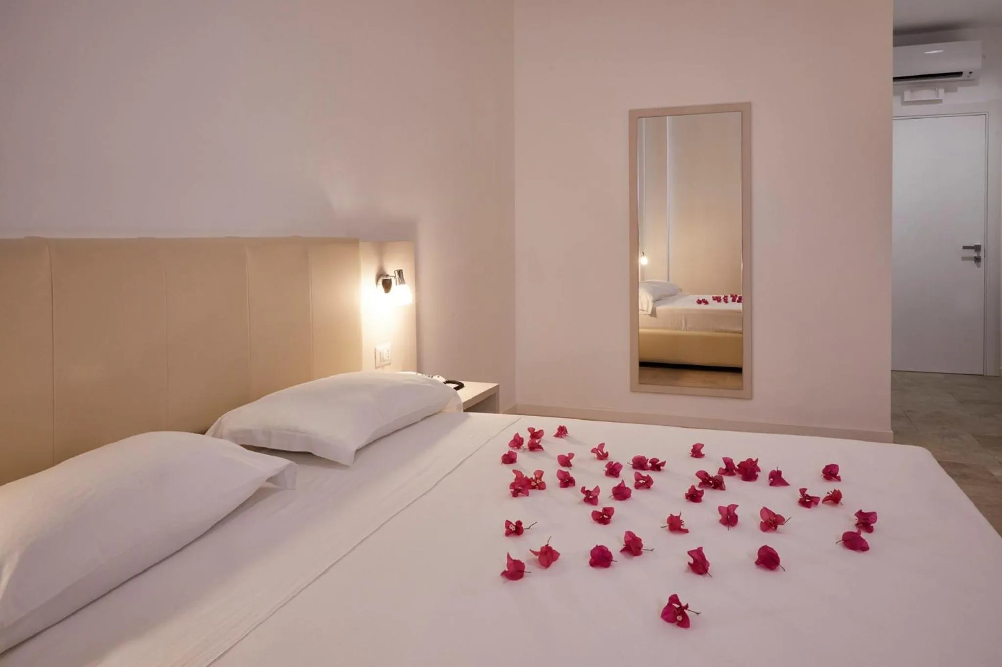 Bed in Alba D'Amore Hotel & Spa