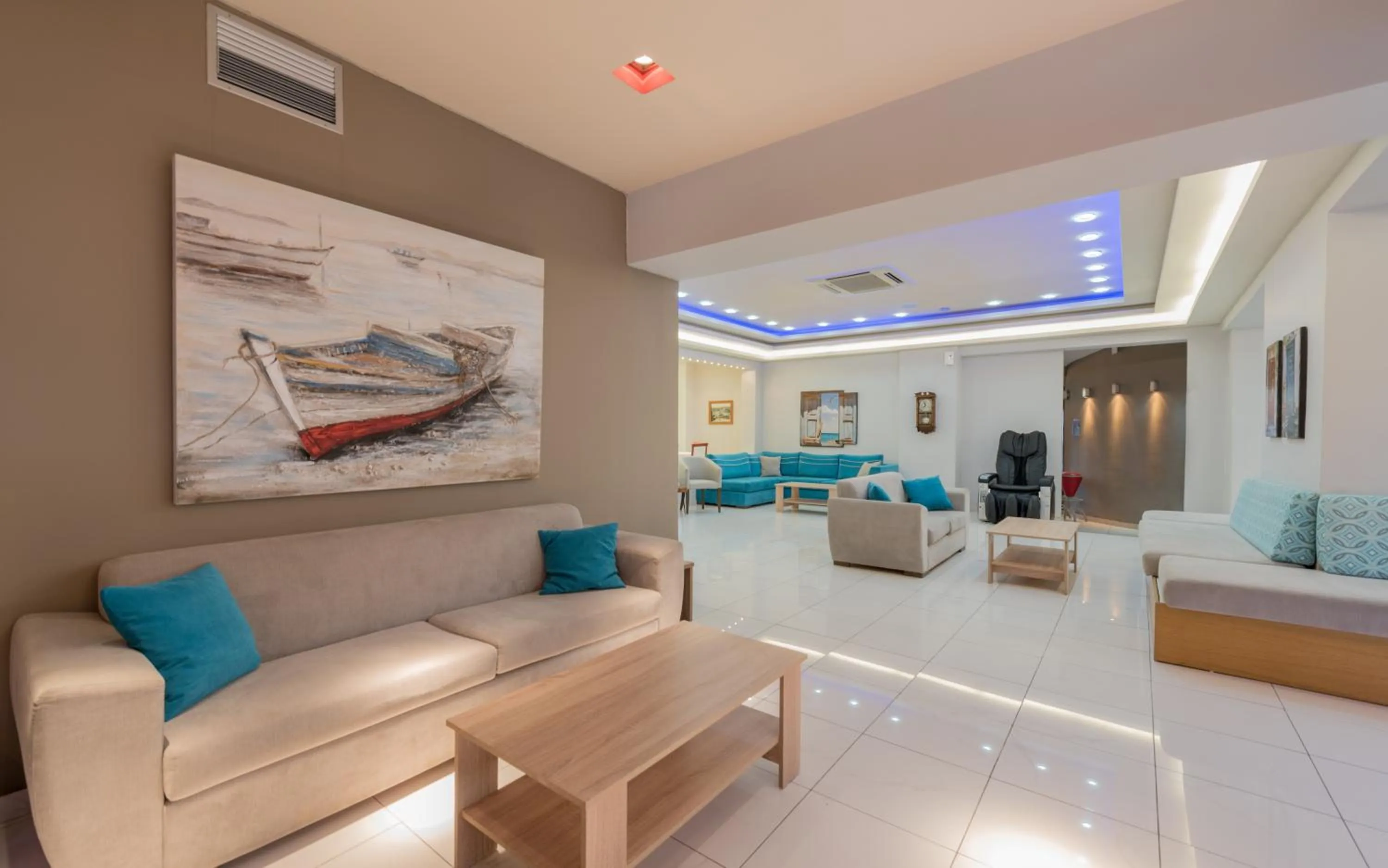 Property building in Dennys Inn Hotel