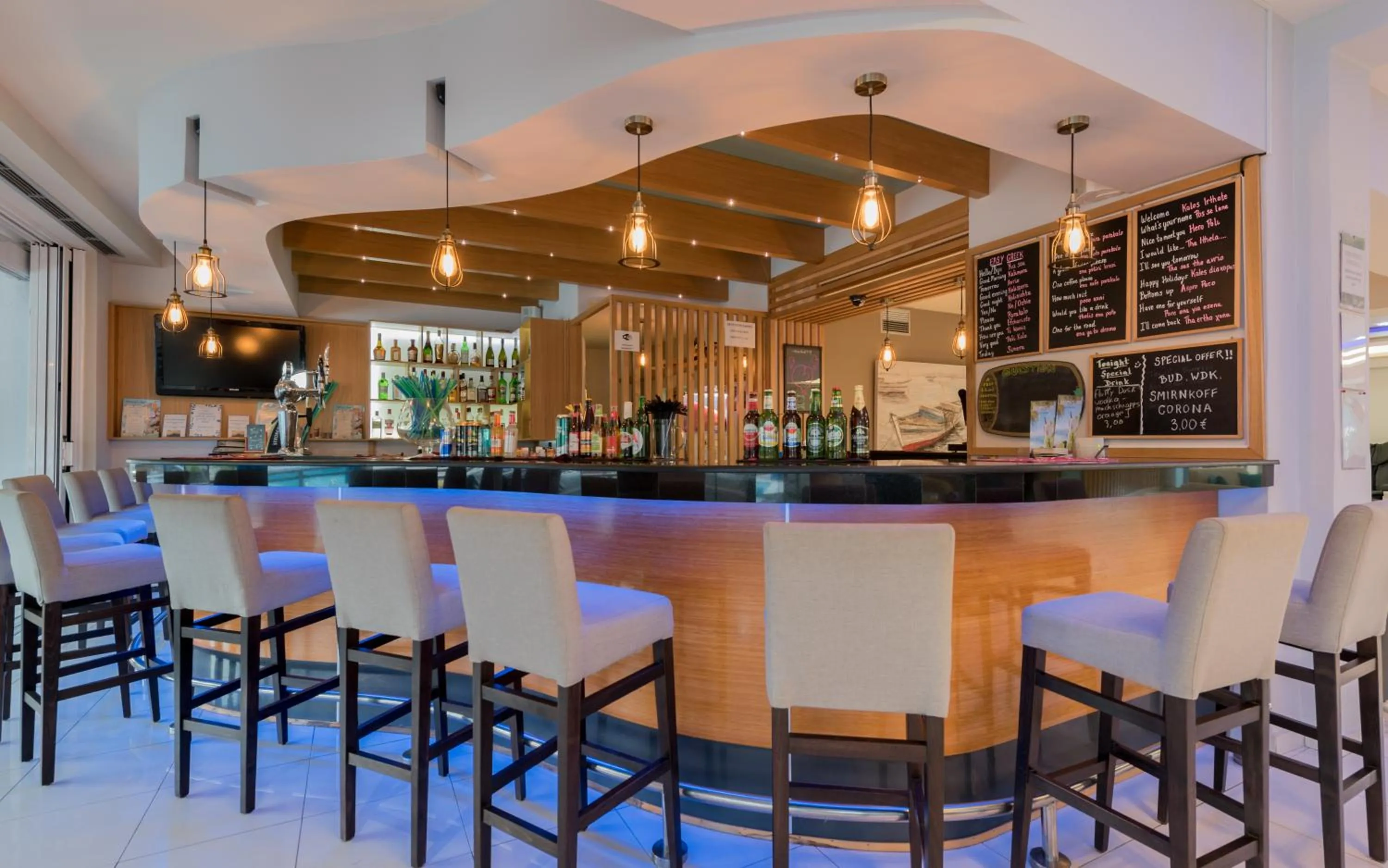 Property building in Dennys Inn Hotel