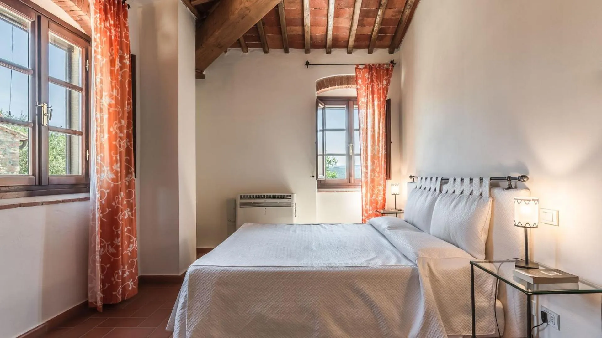 Bed in Poggio Cennina Resort