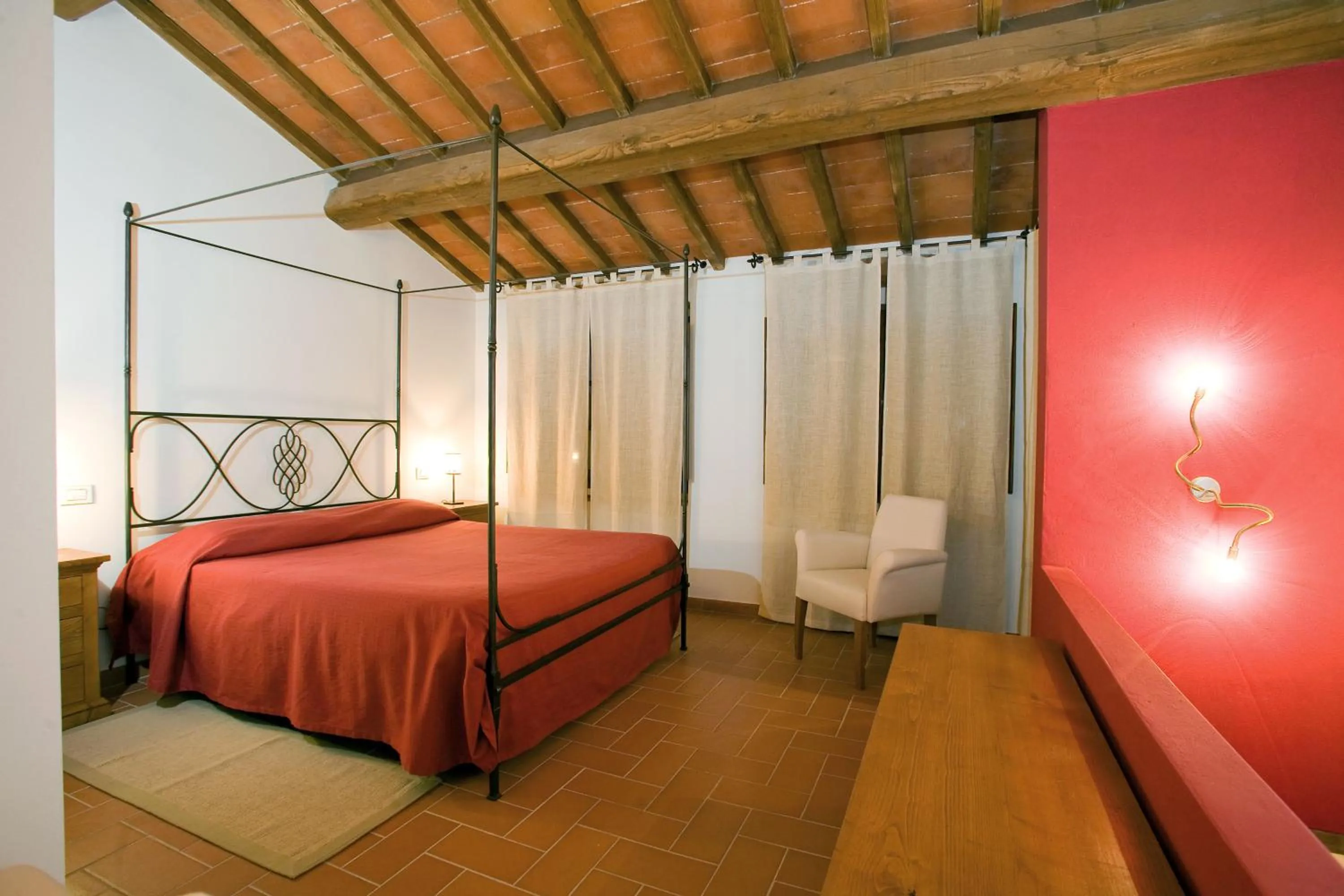Bed in Poggio Cennina Resort