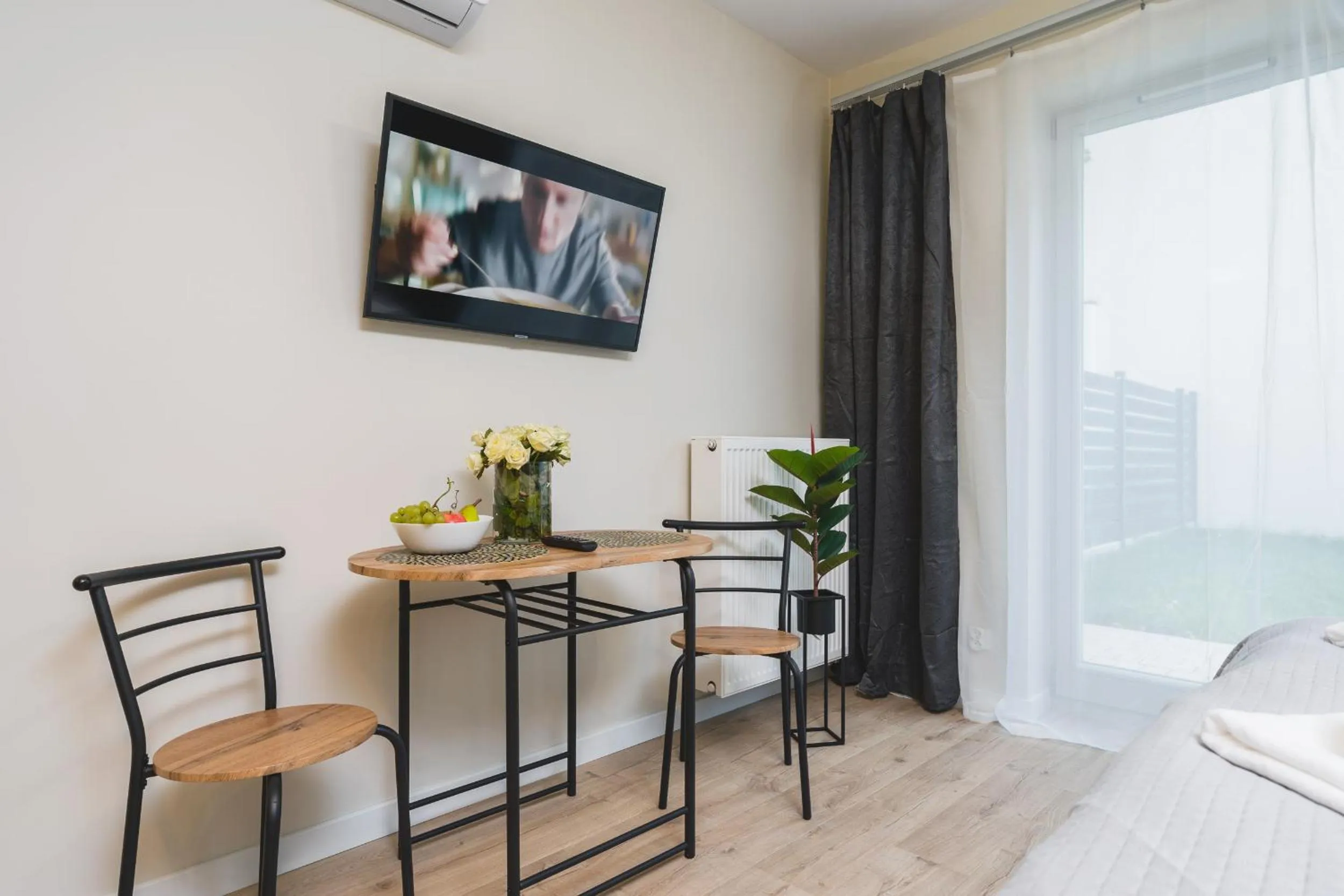Living room, Bed in Sarah Apartments Old Town