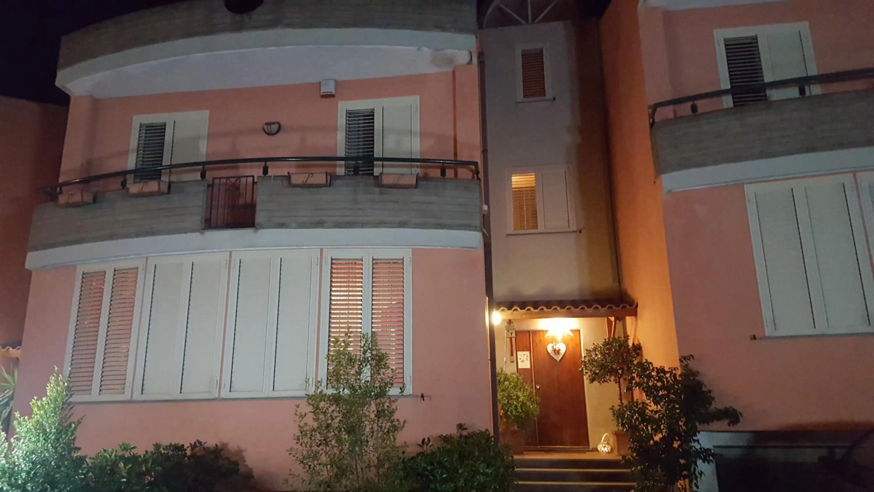 Facade/entrance in Euthalia