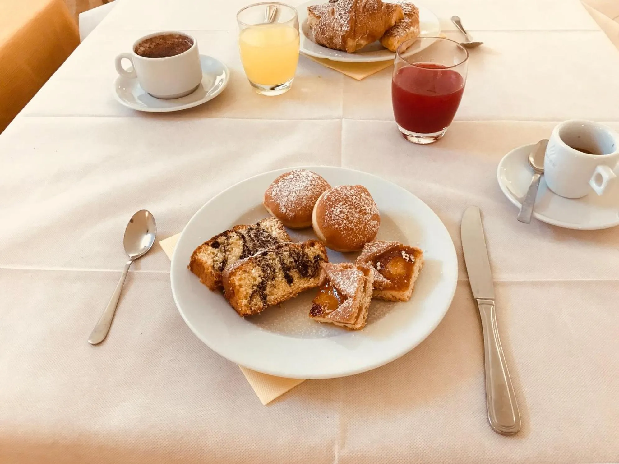 Buffet breakfast in Hotel Club Koiné