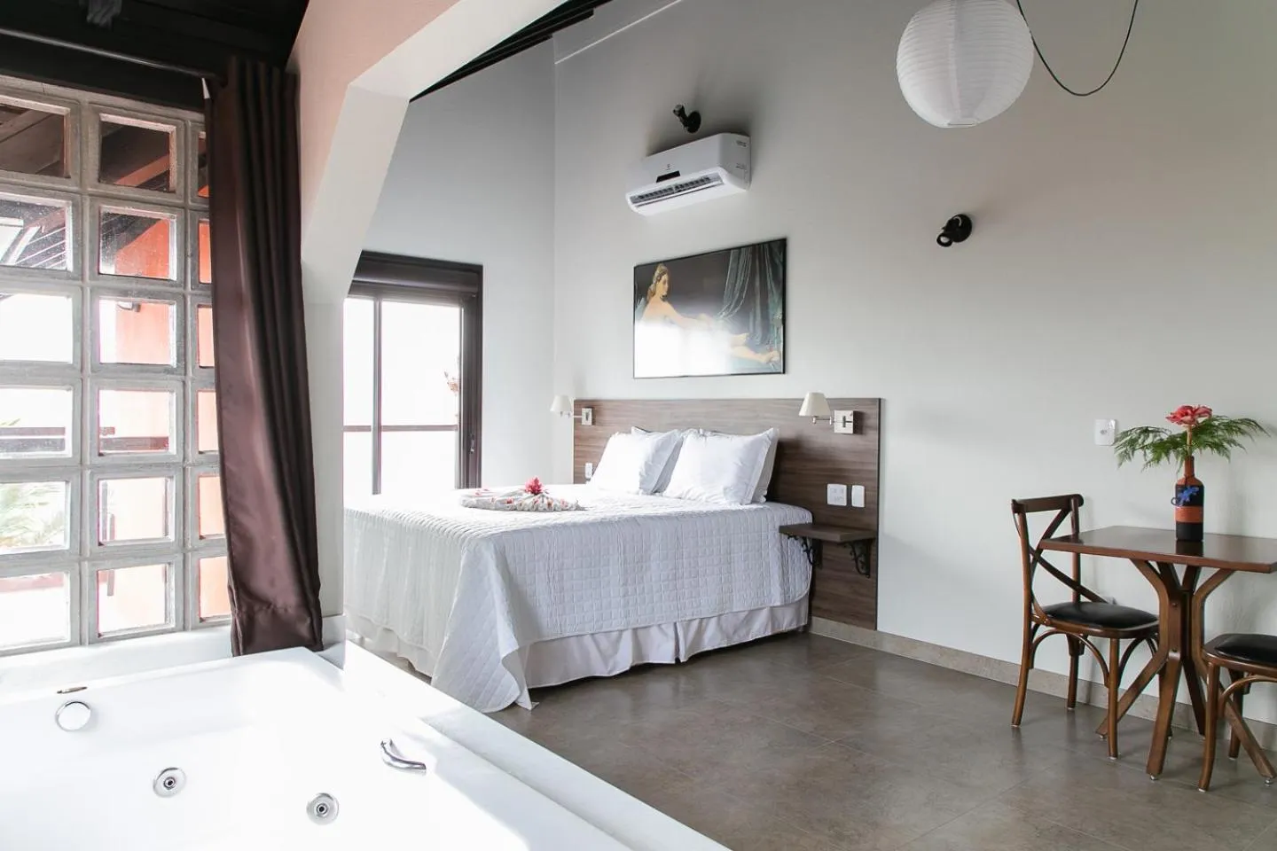 Hot Tub, Bed in Suítes com Vista Panorâmica de Florianópolis